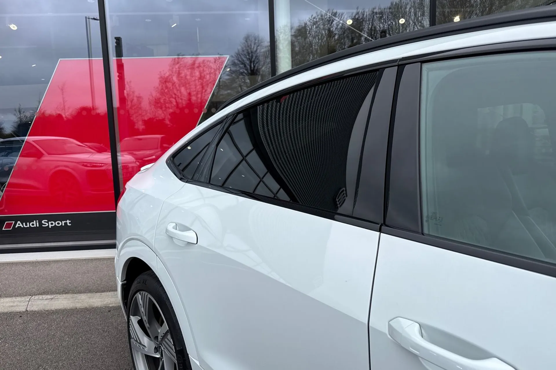 Audi e-tron thumbnail image number 29