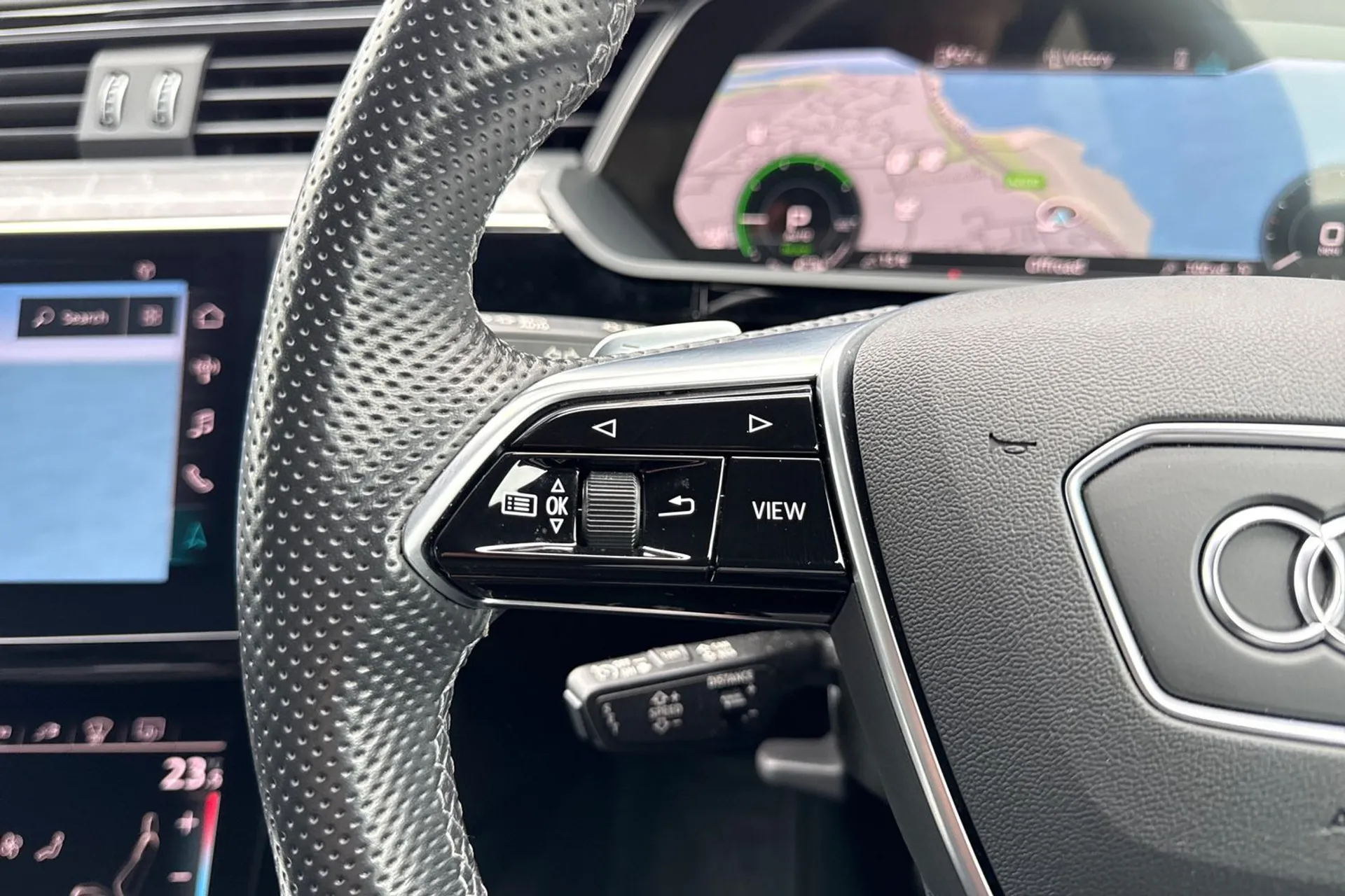 Audi e-tron thumbnail image number 54