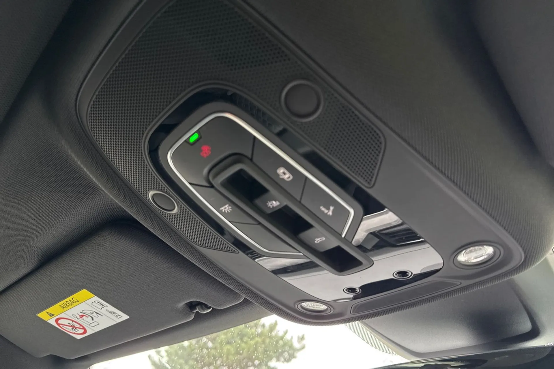 Audi e-tron thumbnail image number 56