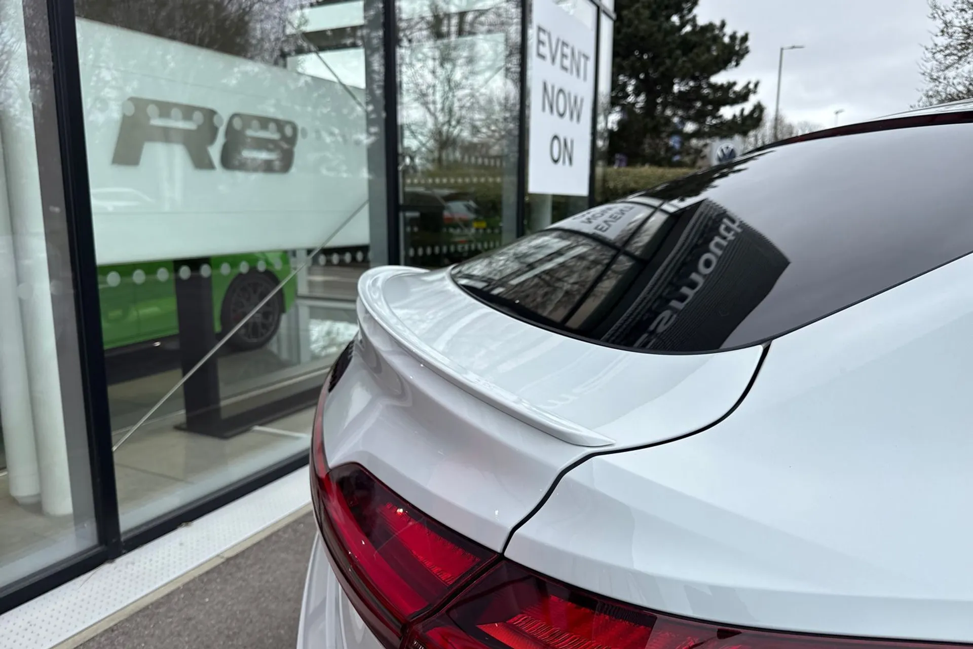 Audi e-tron thumbnail image number 31
