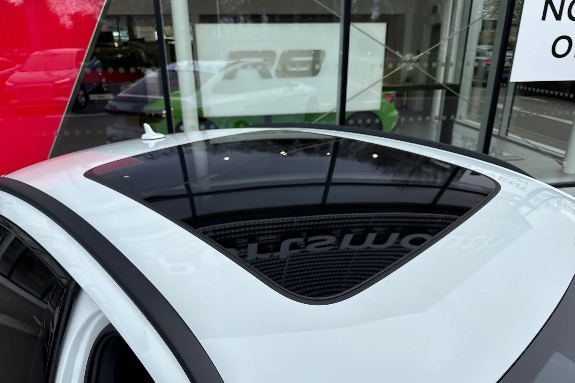 Audi e-tron thumbnail image number 44