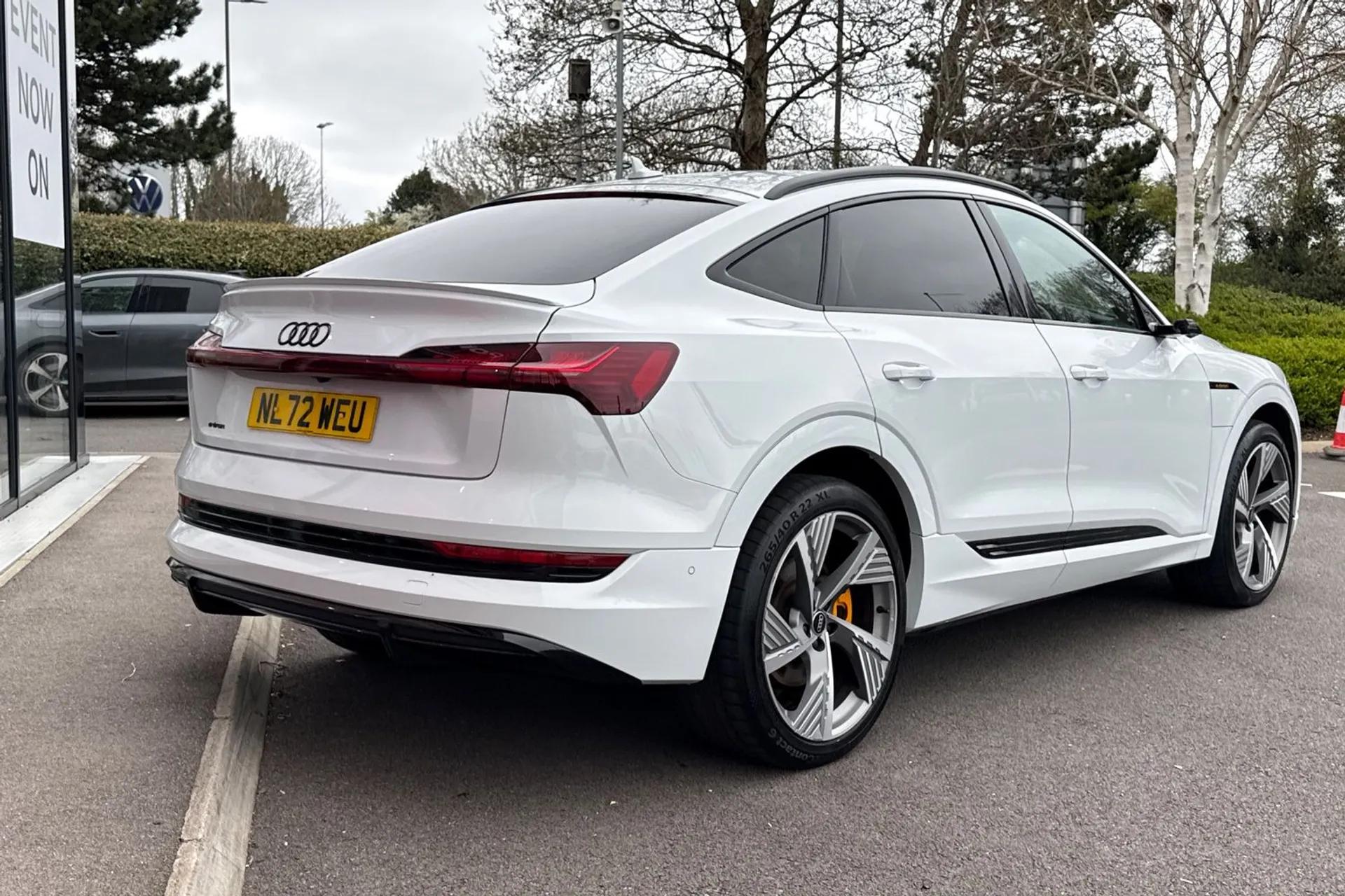 Audi e-tron thumbnail image number 17
