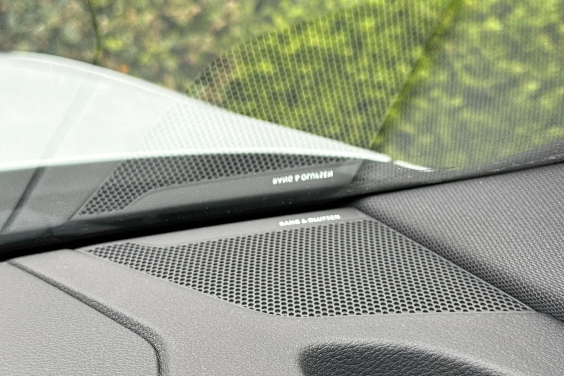Audi e-tron thumbnail image number 48