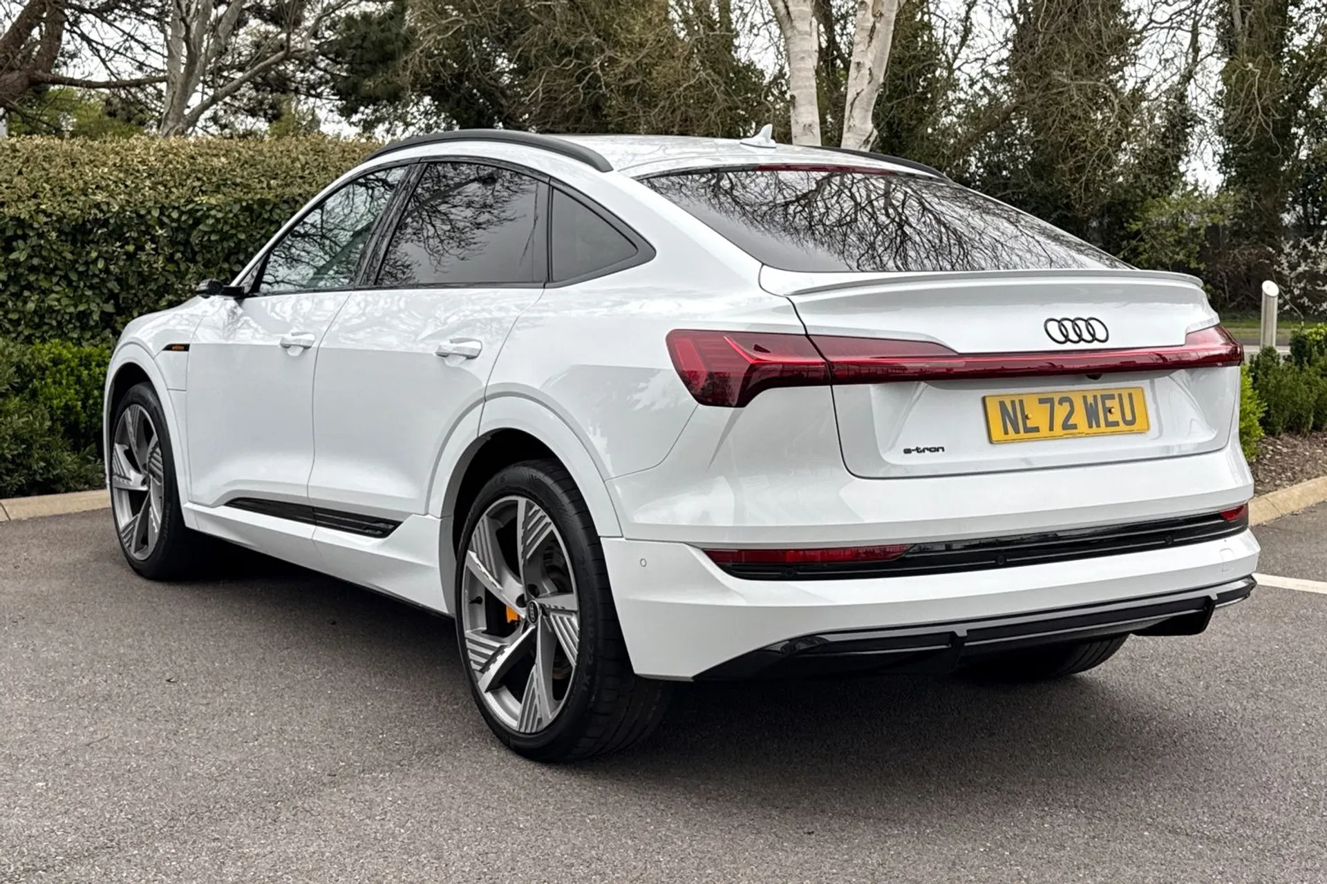 Audi e-tron thumbnail image number 23