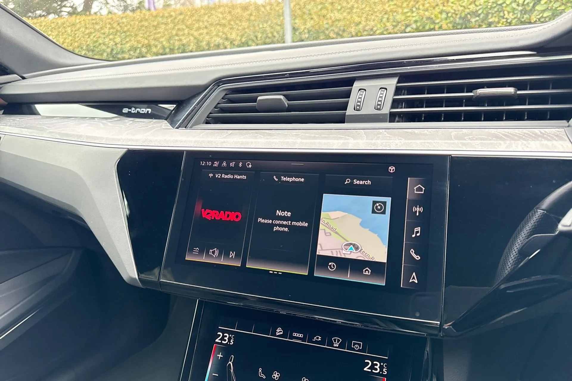 Audi e-tron thumbnail image number 22