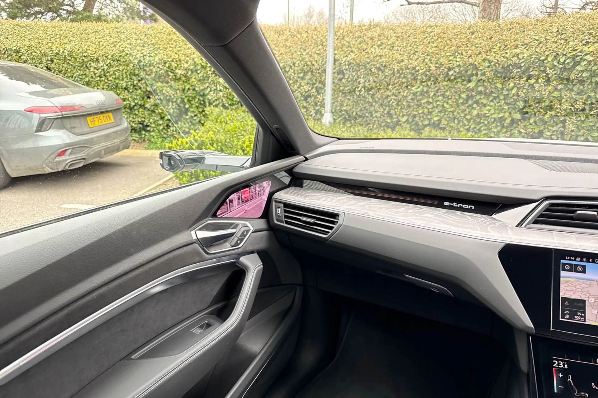 Audi e-tron thumbnail image number 51