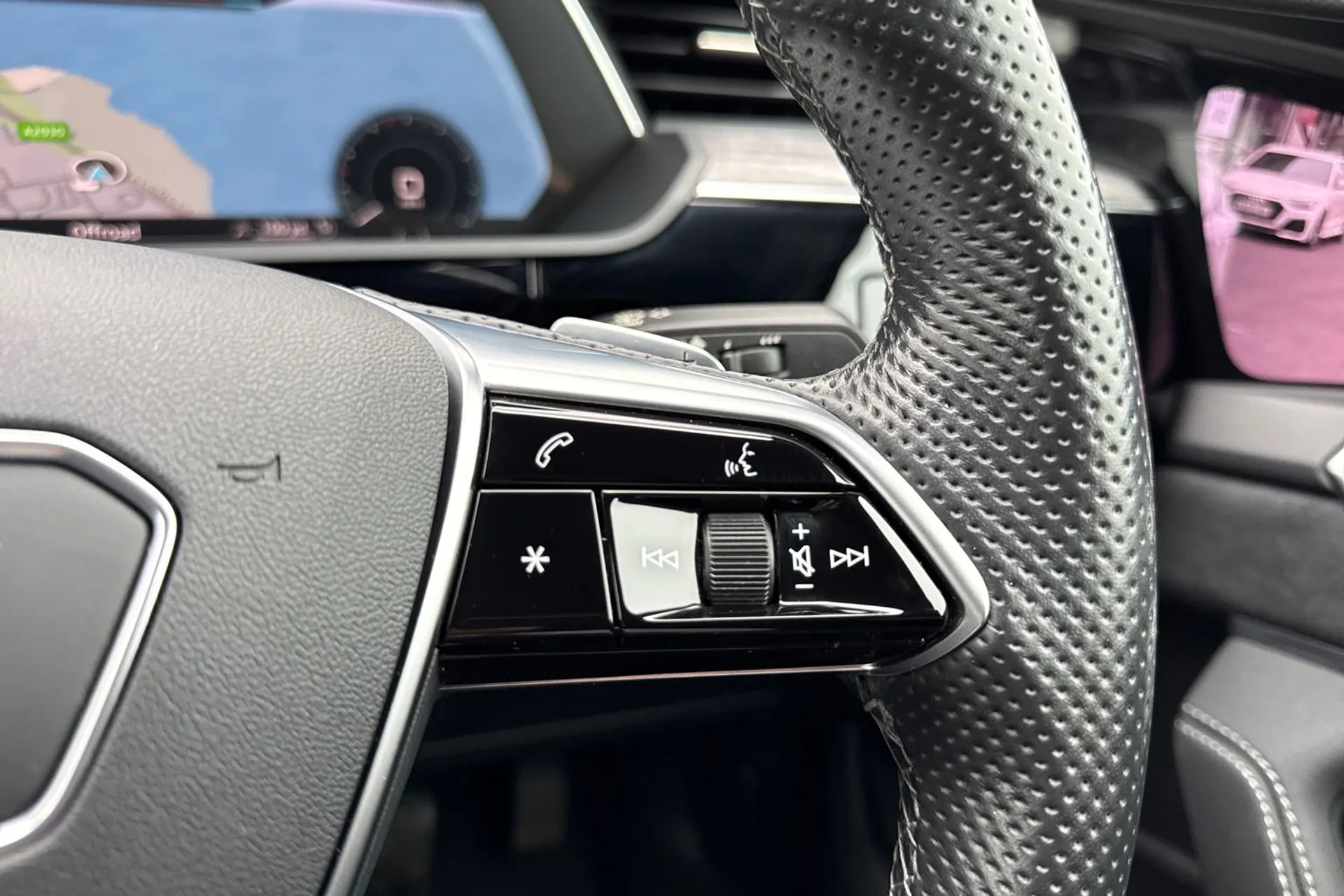 Audi e-tron thumbnail image number 55