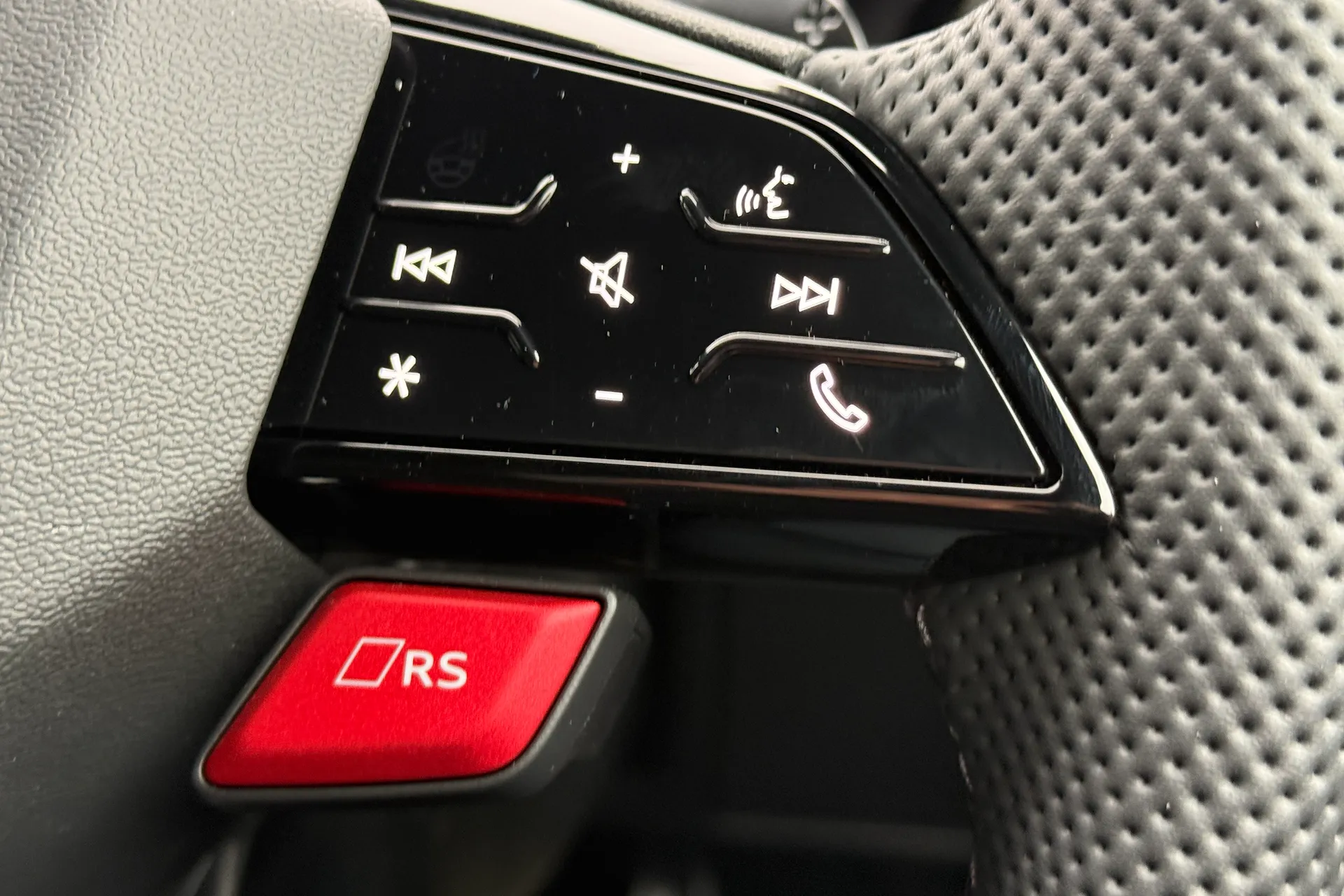 Audi RS3 thumbnail image number 13