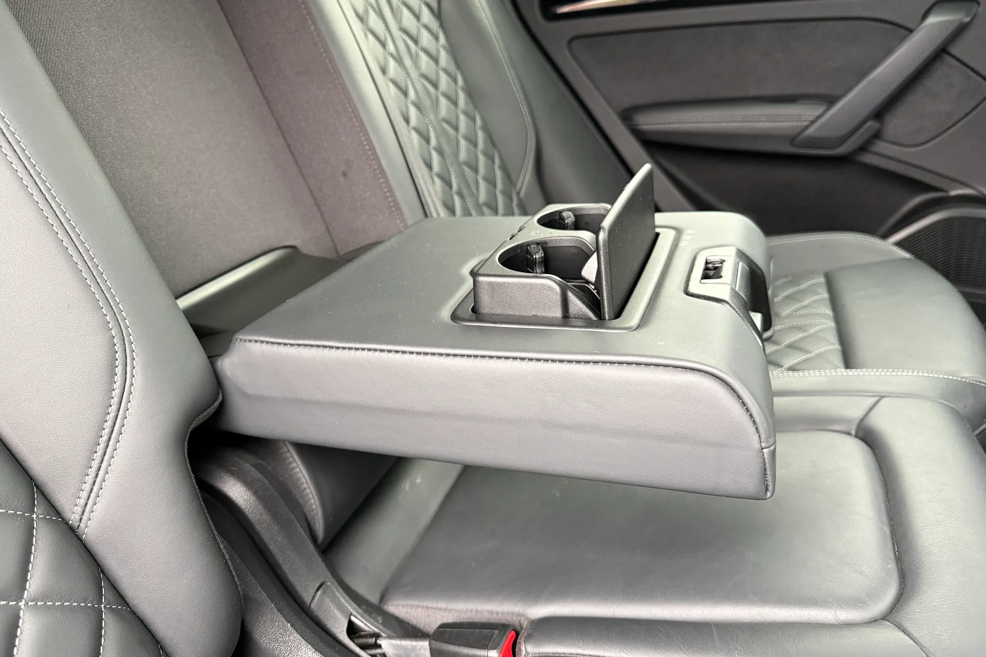 Audi Q5 thumbnail image number 46