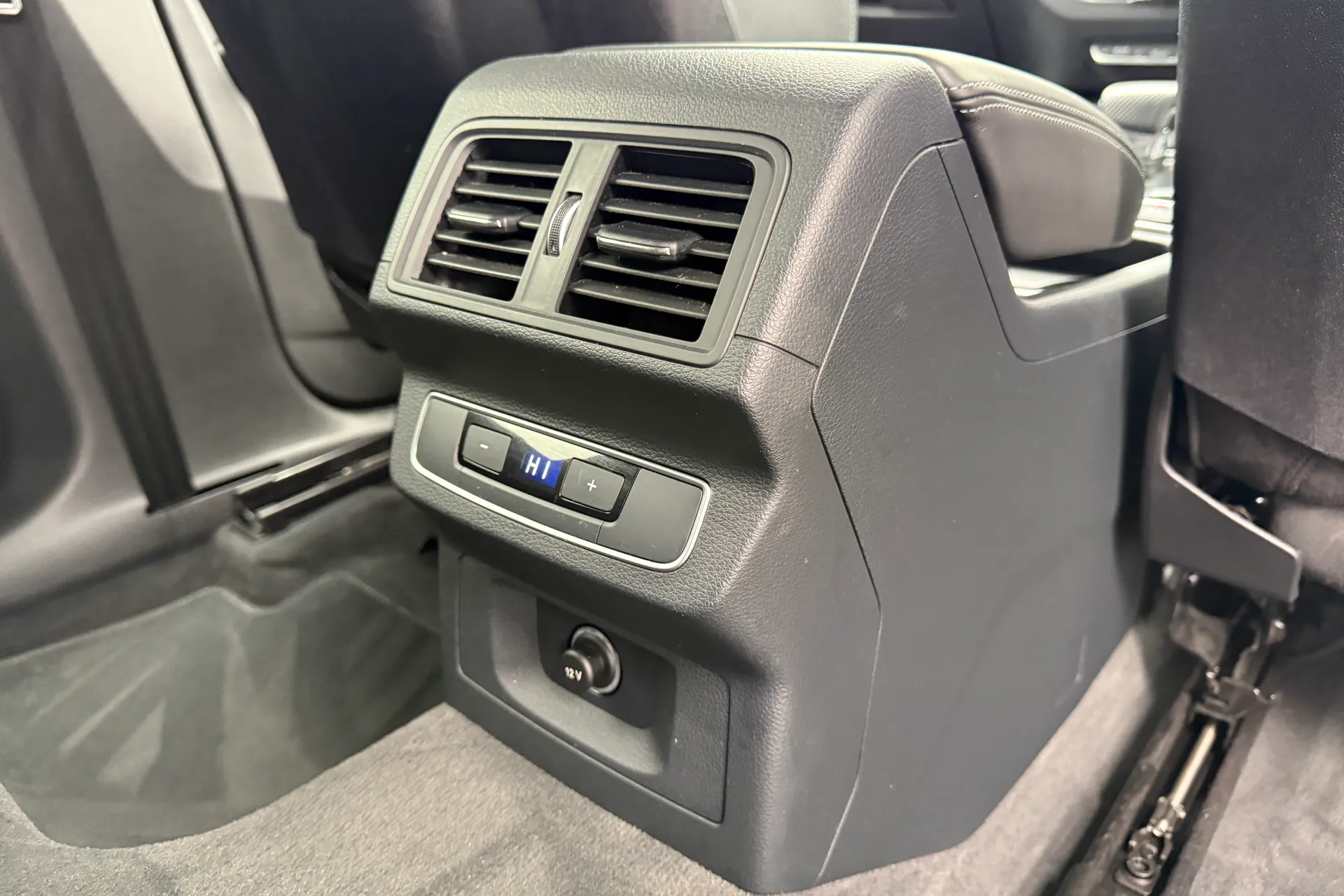 Audi Q5 thumbnail image number 48