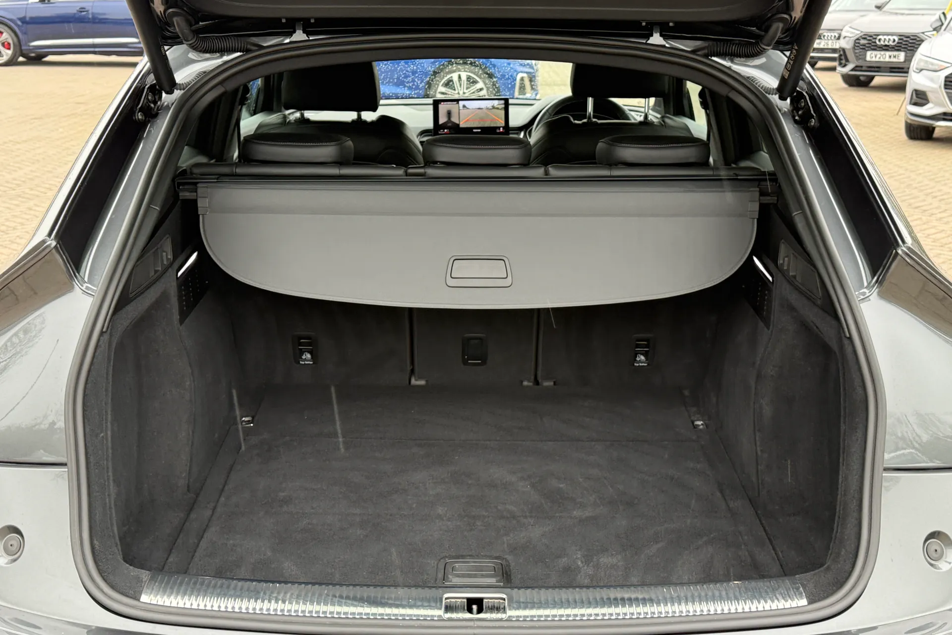 Audi Q5 thumbnail image number 35