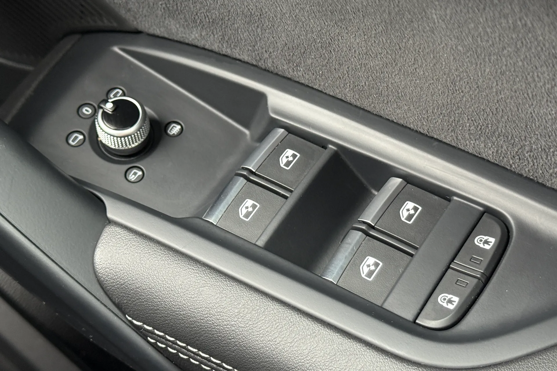 Audi Q5 thumbnail image number 19