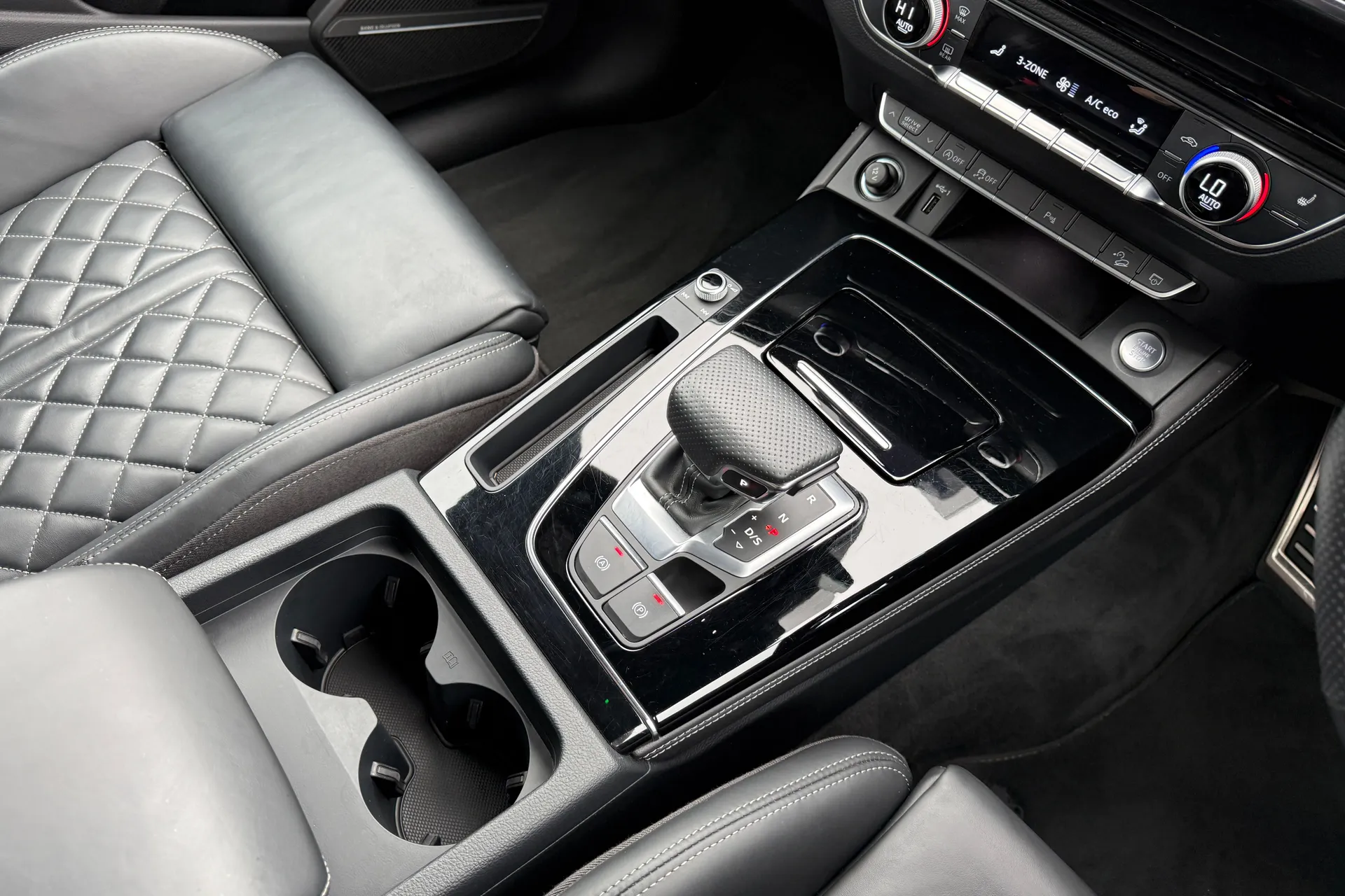 Audi Q5 thumbnail image number 40