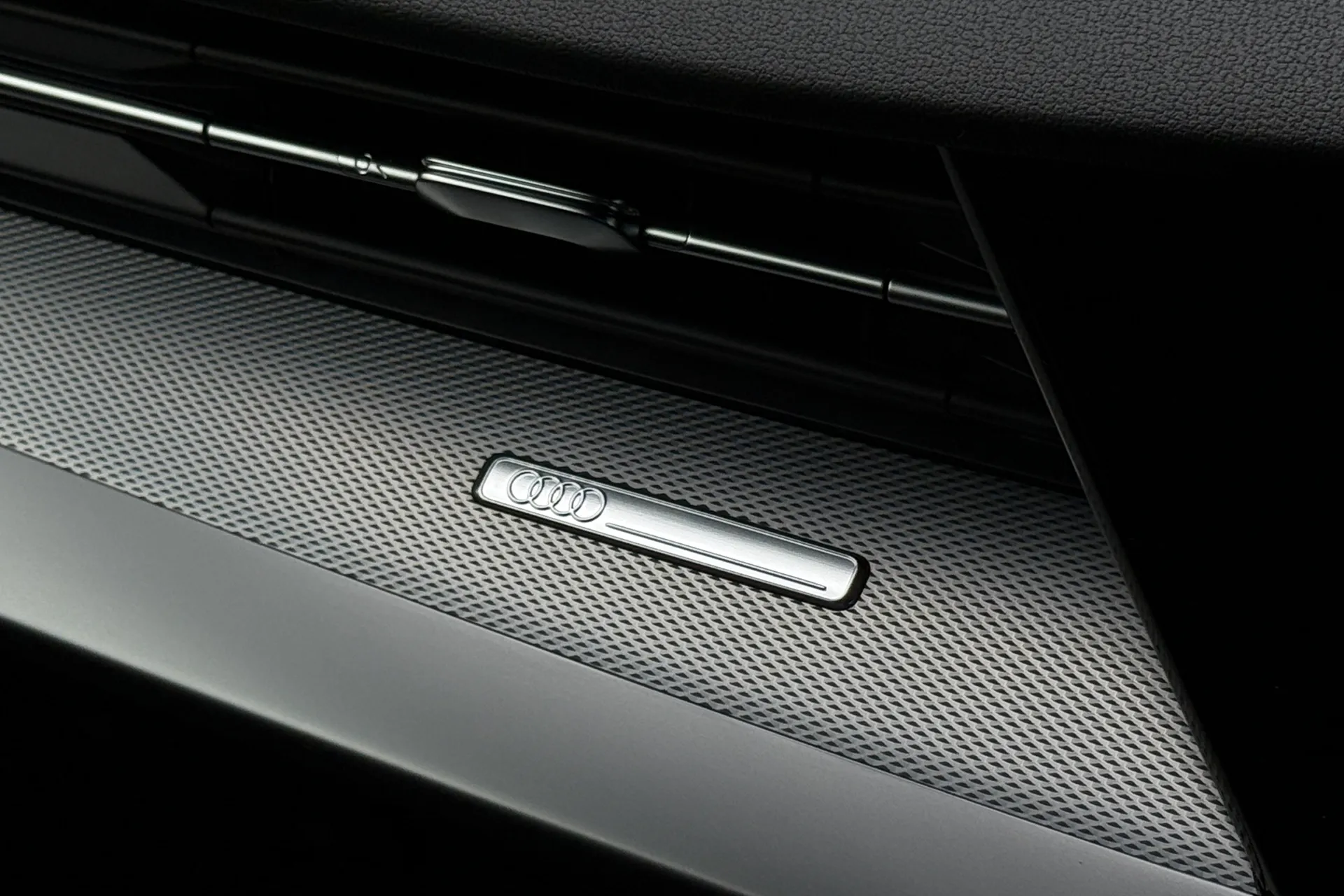 Audi A3 thumbnail image number 24