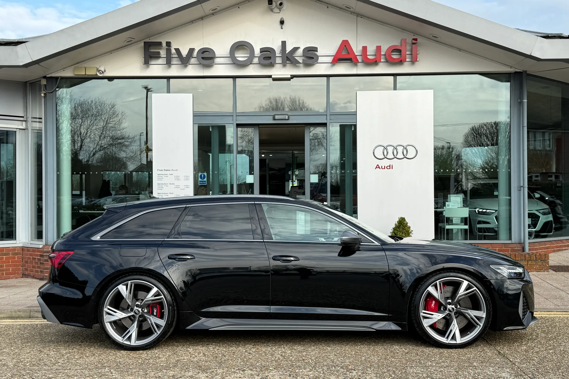 Audi RS6 thumbnail image number 2