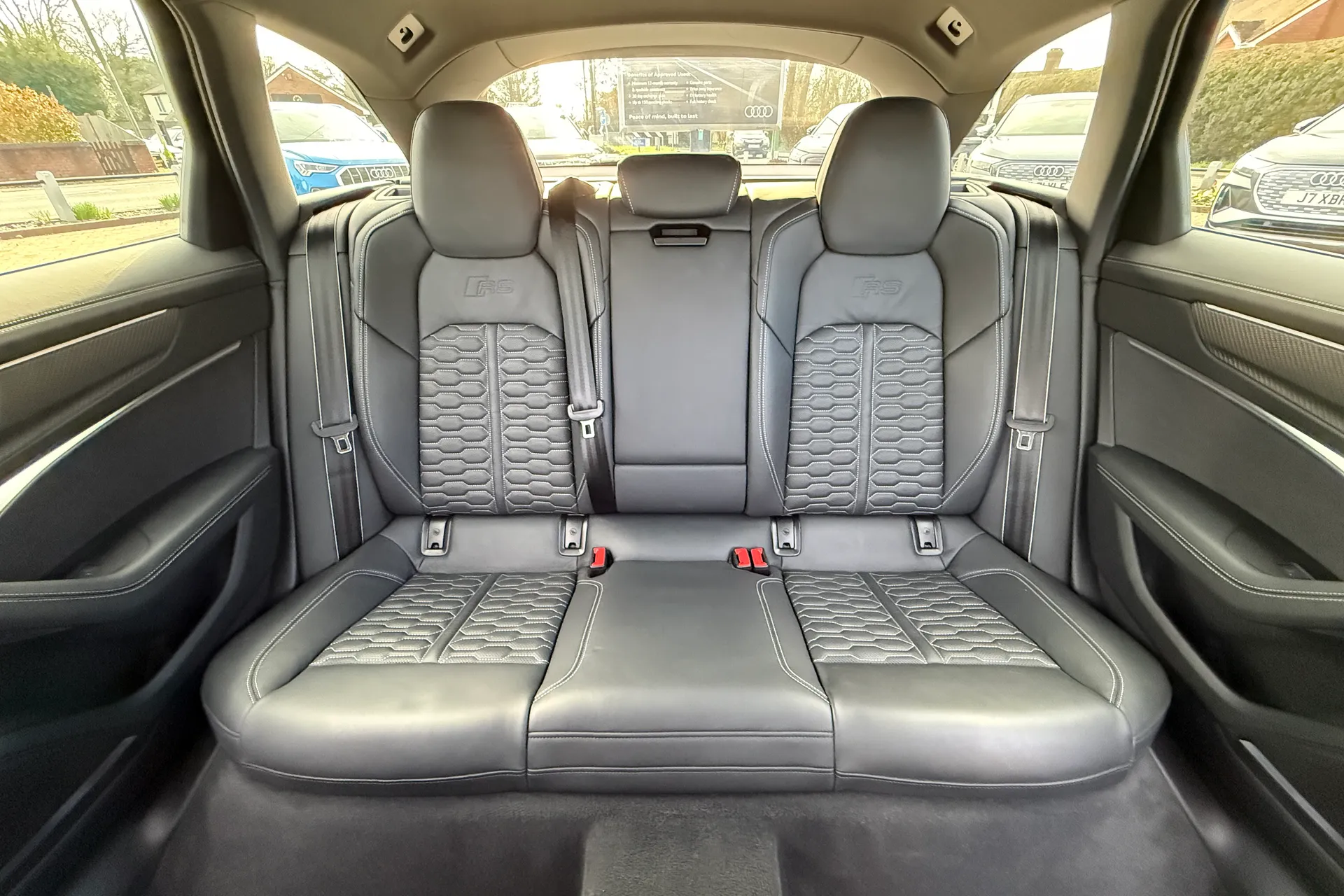 Audi RS6 thumbnail image number 44