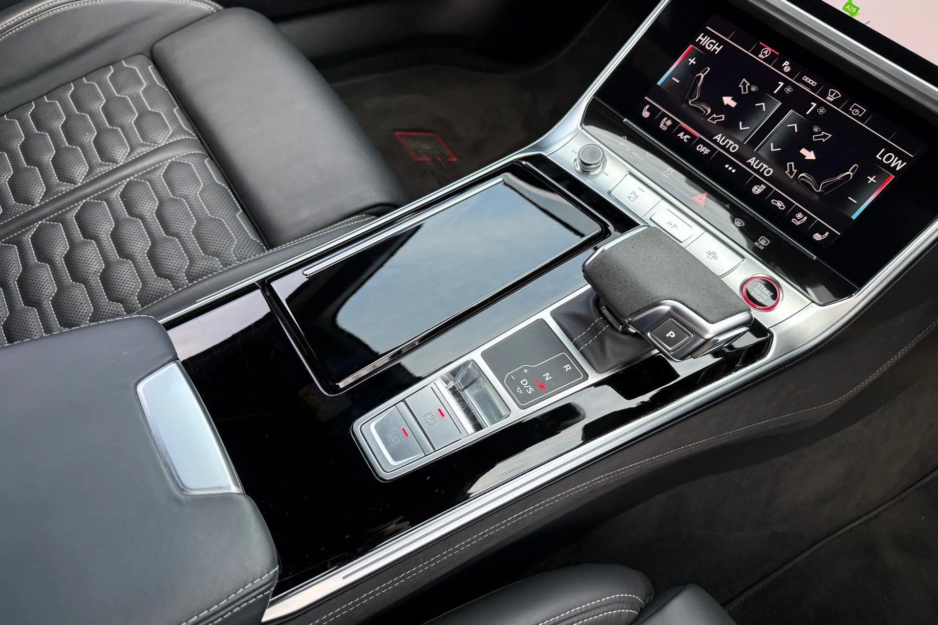 Audi RS6 thumbnail image number 46