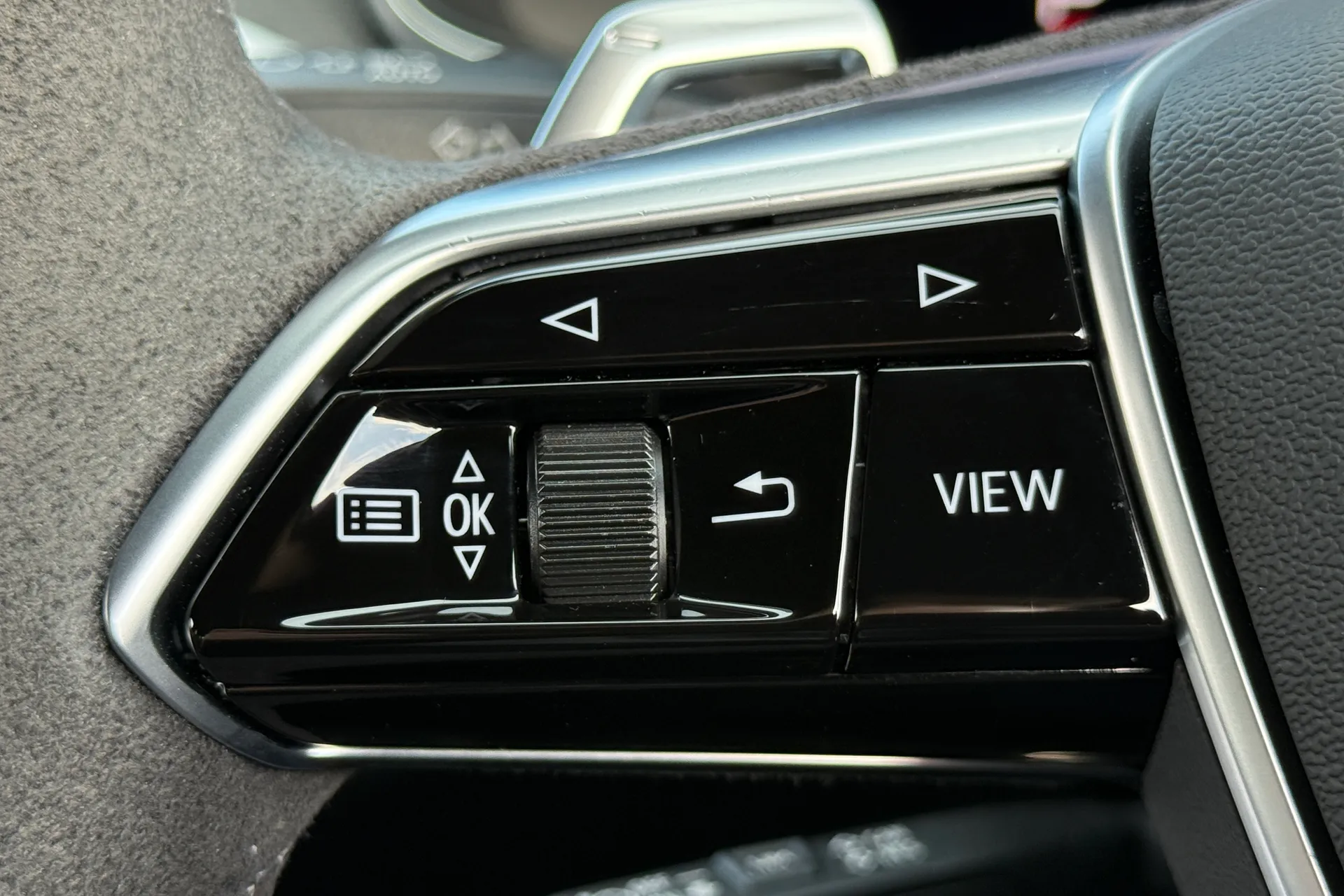 Audi RS6 thumbnail image number 27