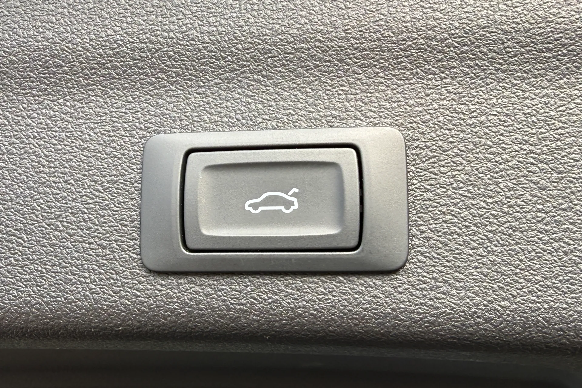 Audi RS6 thumbnail image number 43