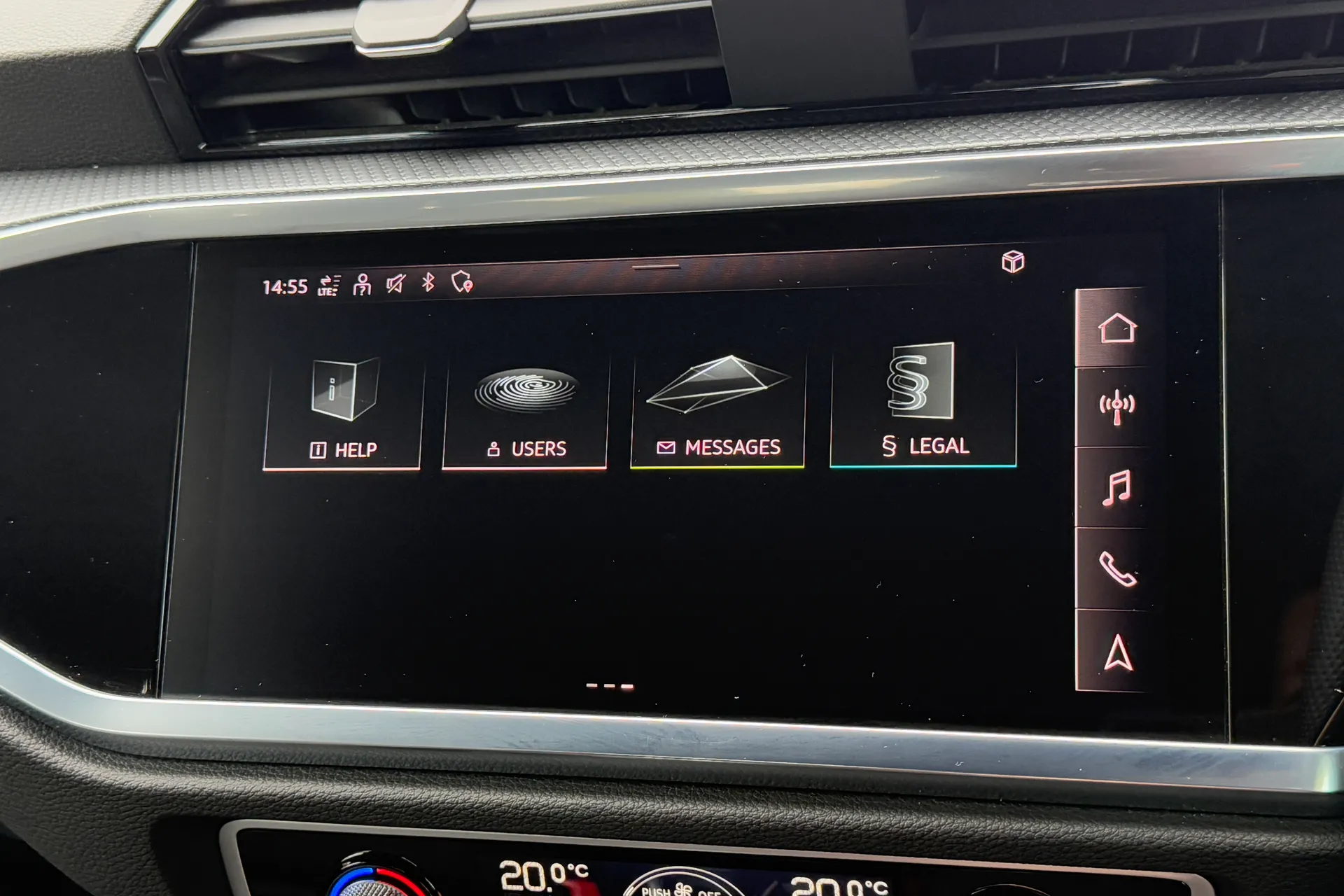 Audi Q3 thumbnail image number 21