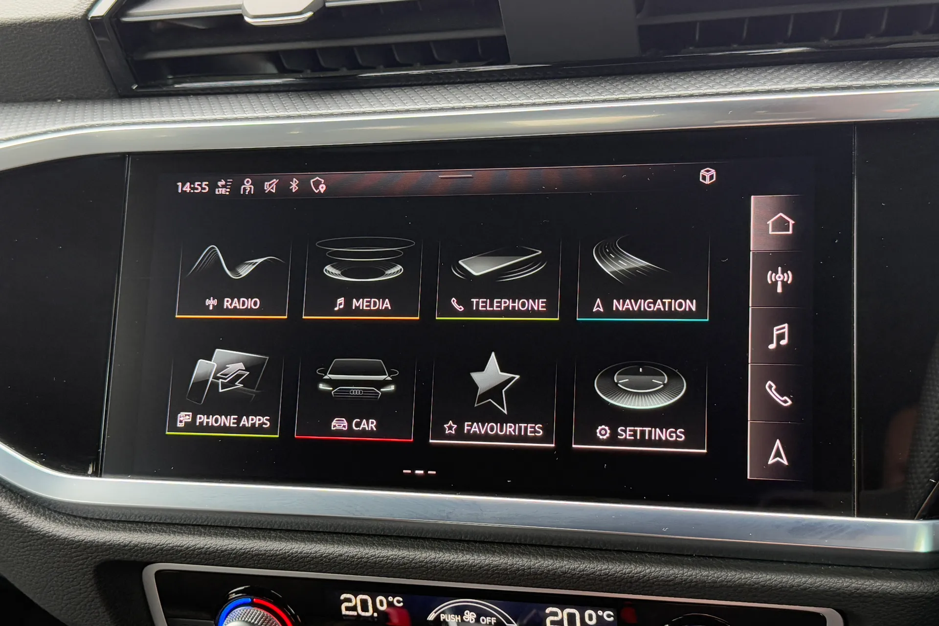 Audi Q3 thumbnail image number 20