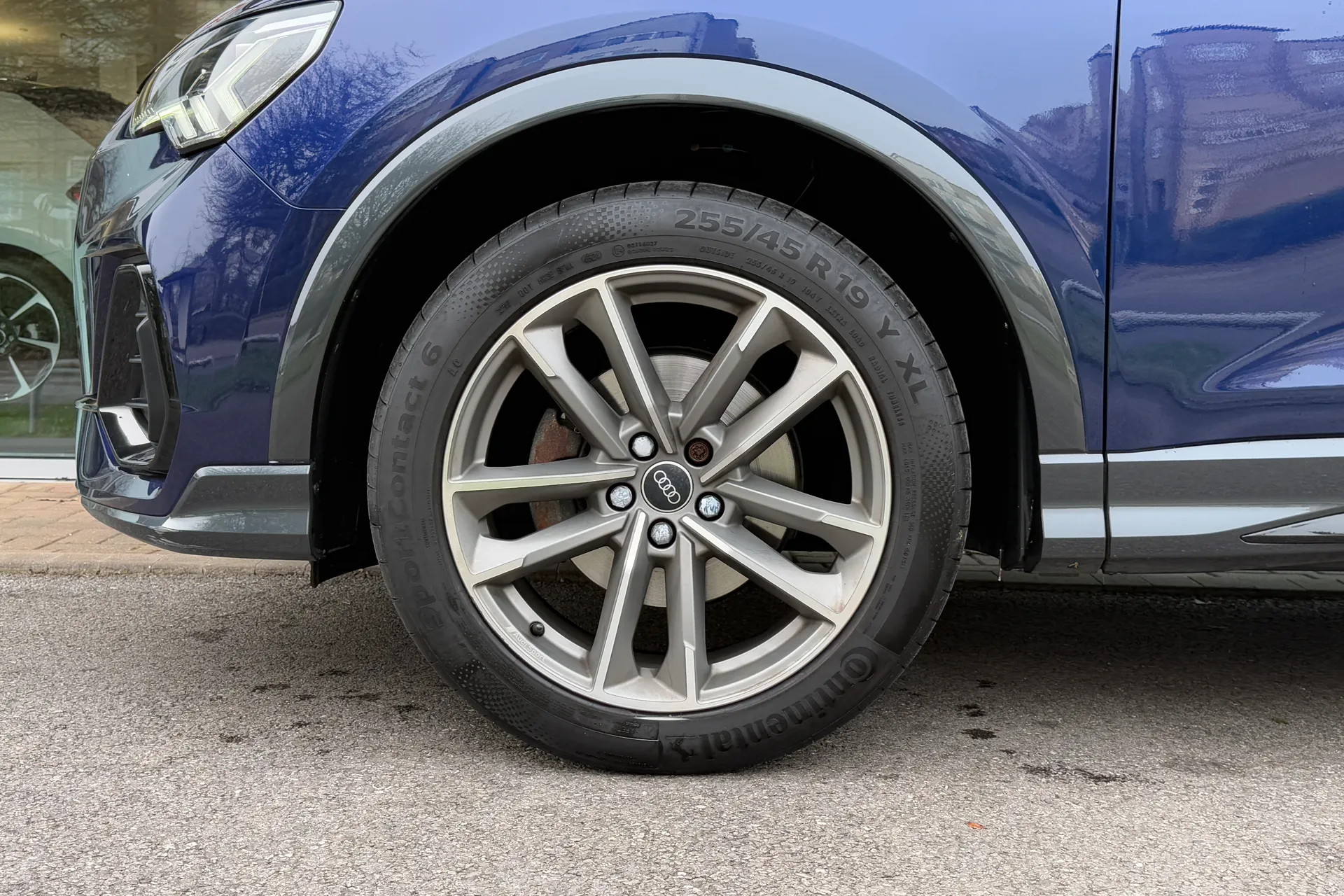 Audi Q3 thumbnail image number 11