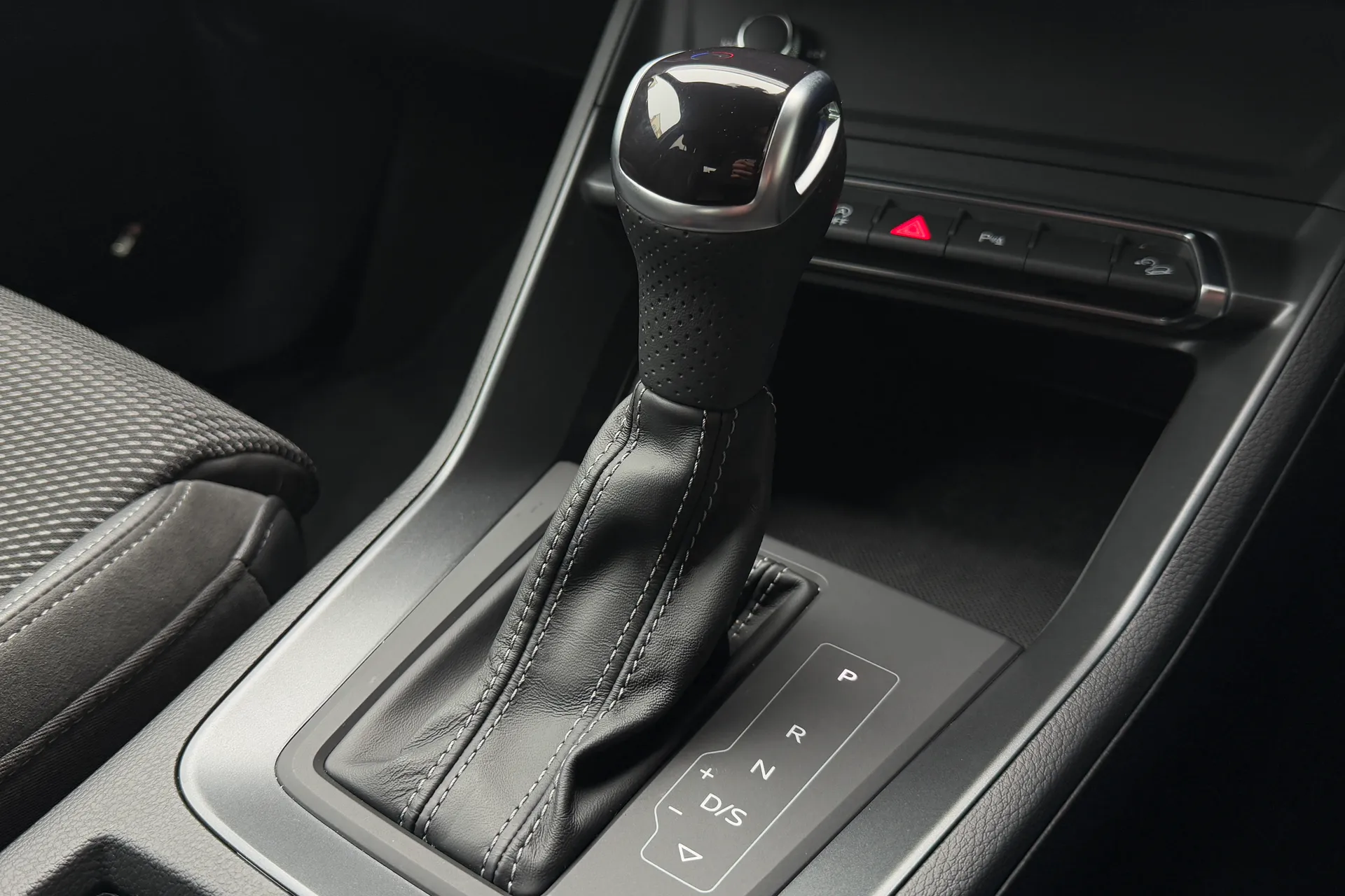 Audi Q3 thumbnail image number 27