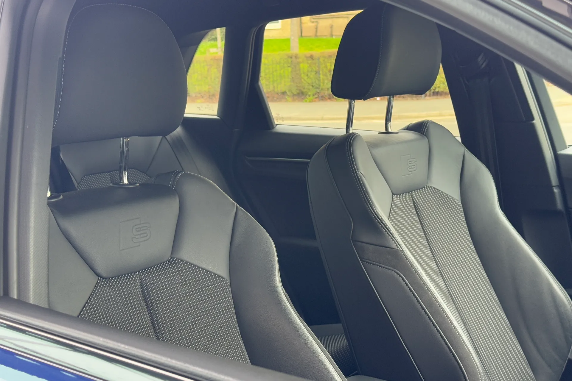 Audi Q3 thumbnail image number 38