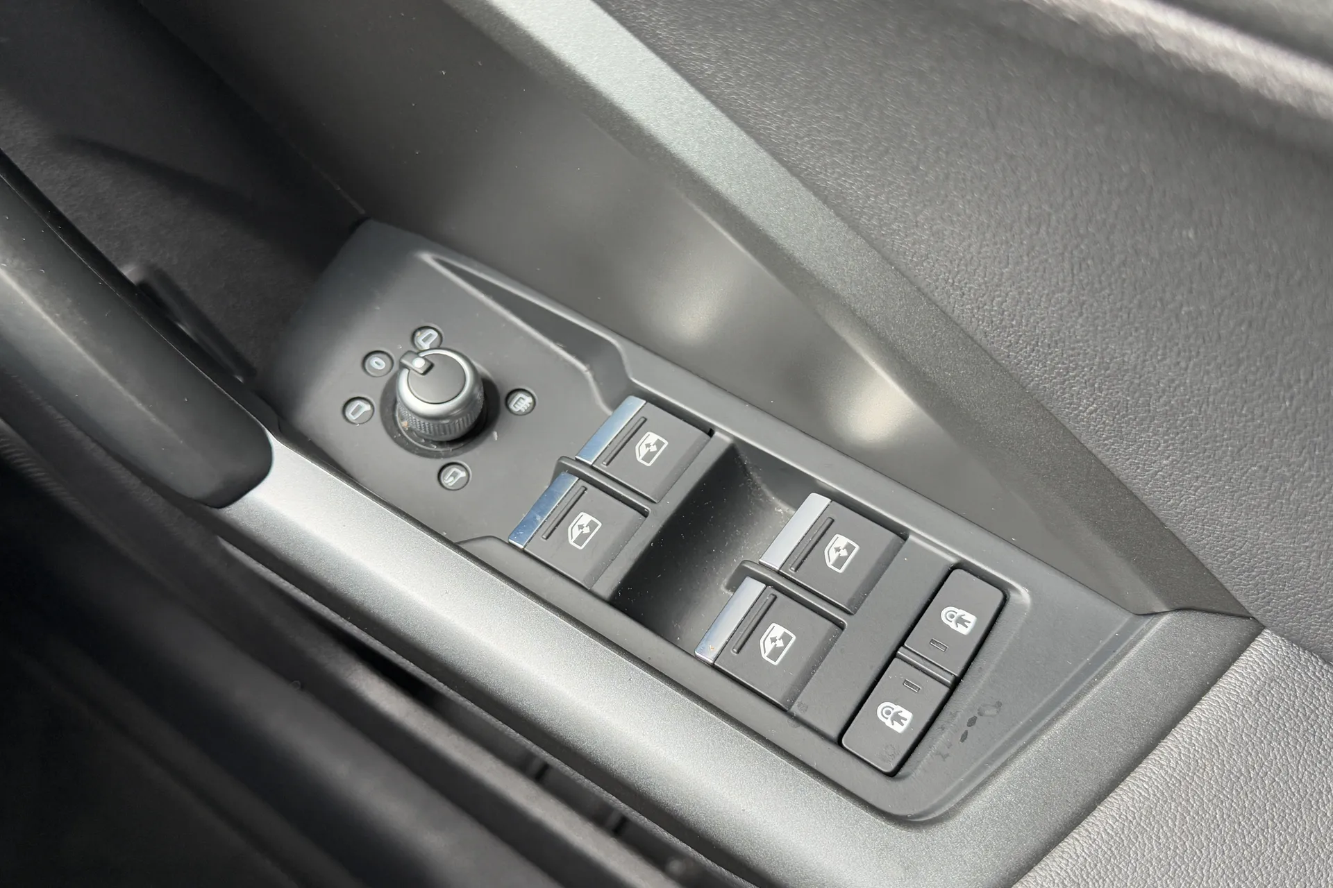 Audi Q3 thumbnail image number 34