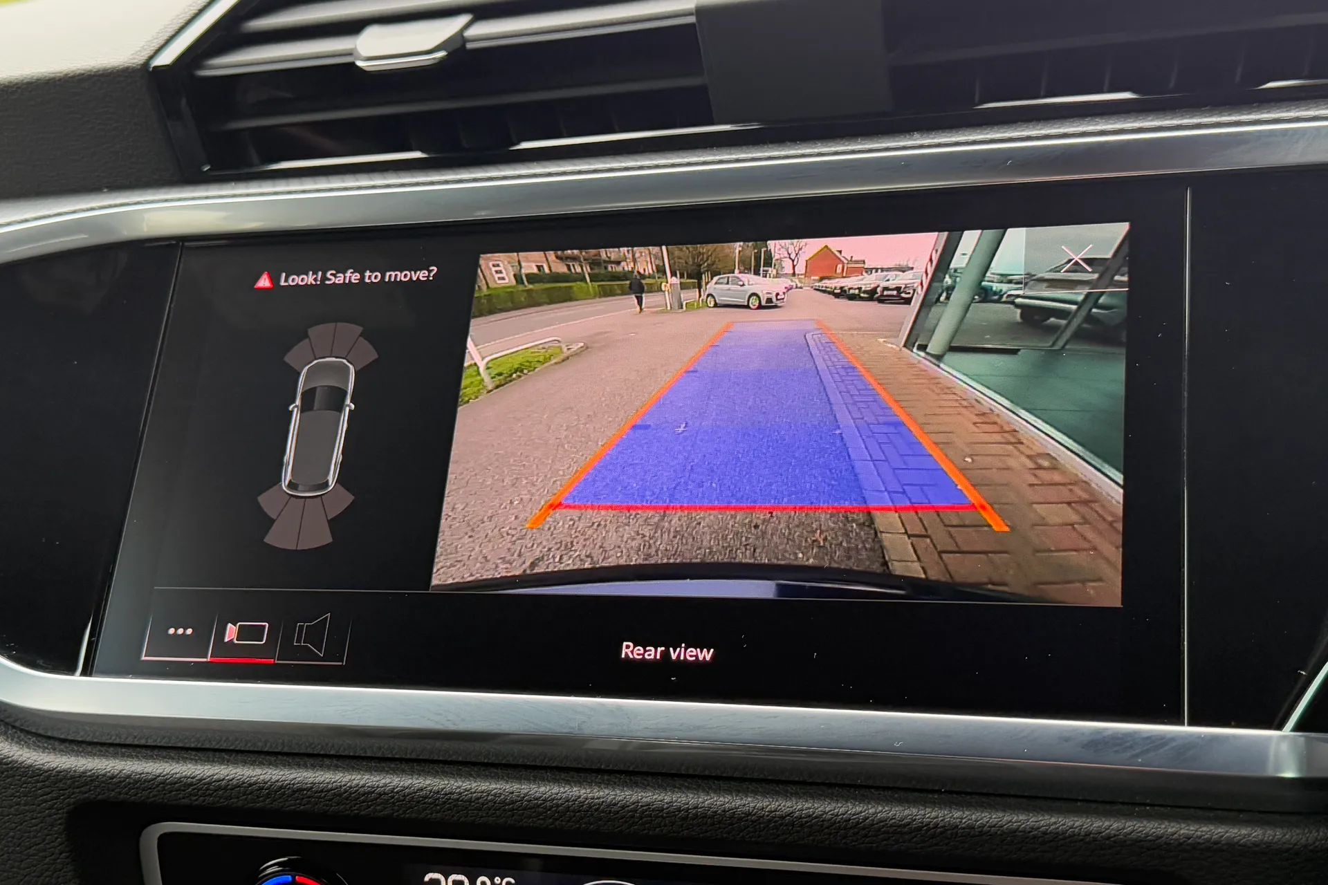 Audi Q3 thumbnail image number 5