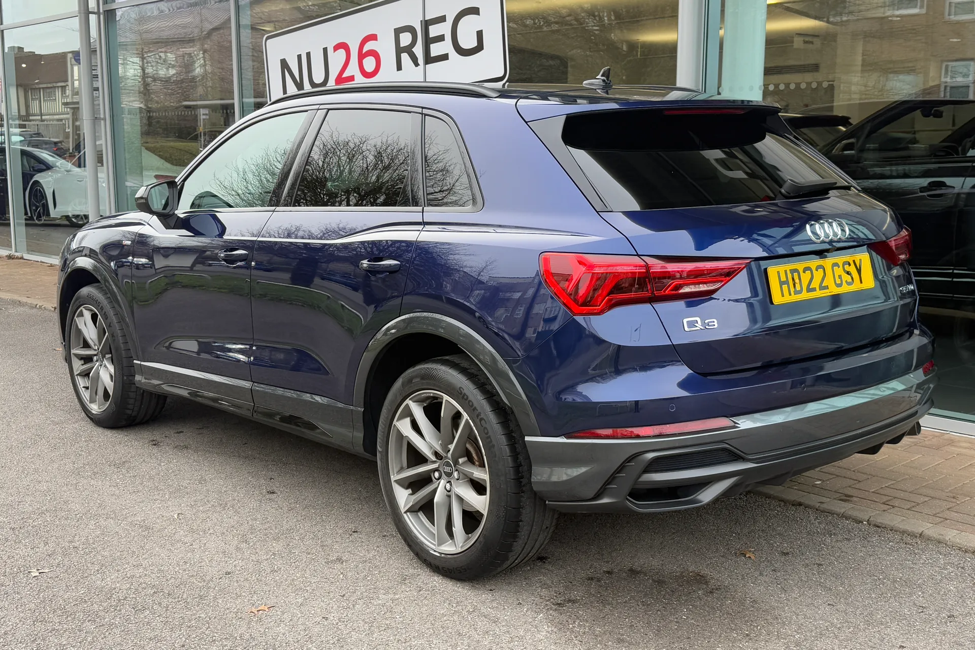 Audi Q3 thumbnail image number 10