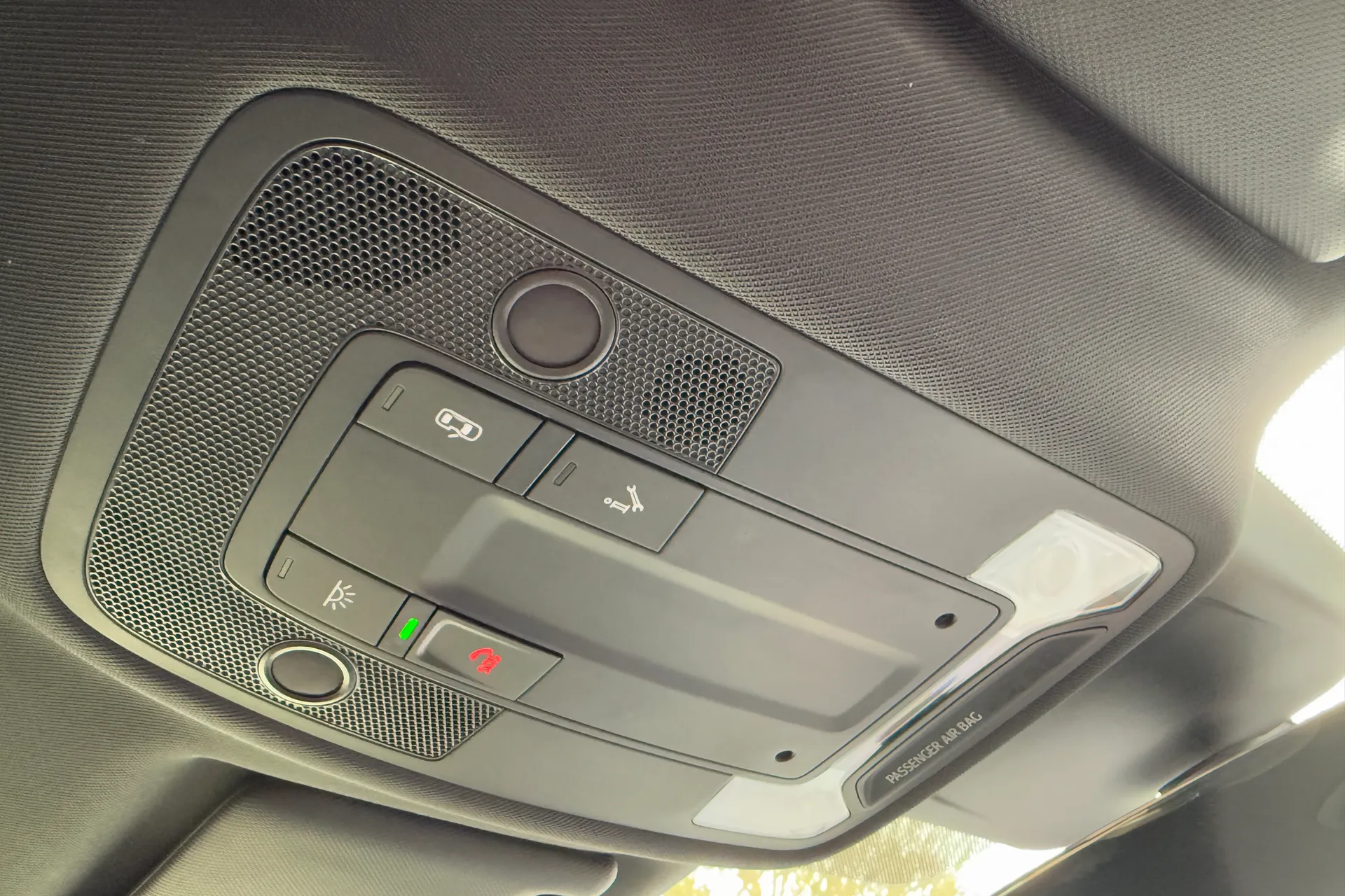 Audi Q3 thumbnail image number 35