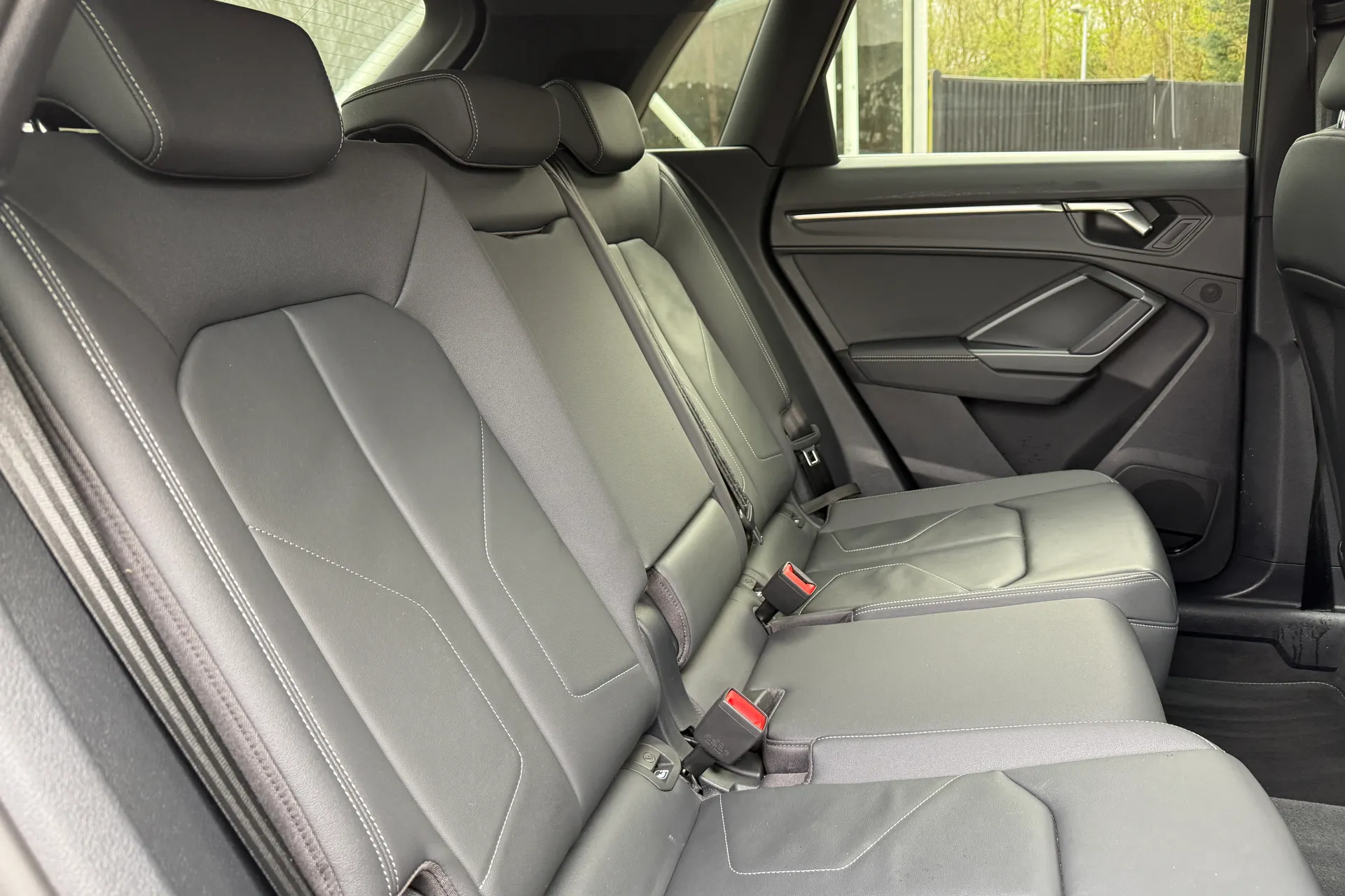 Audi Q3 thumbnail image number 30