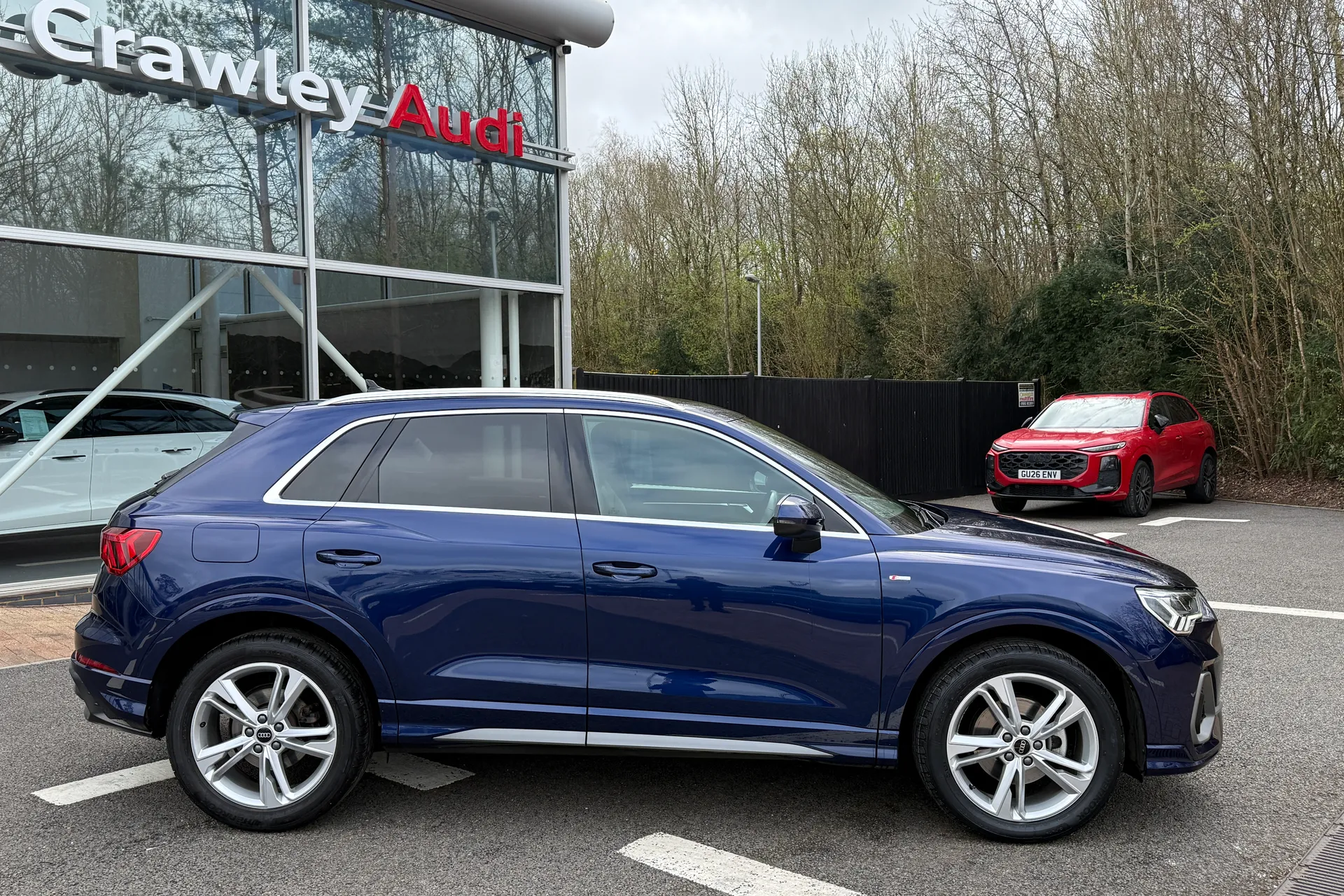 Audi Q3 thumbnail image number 2