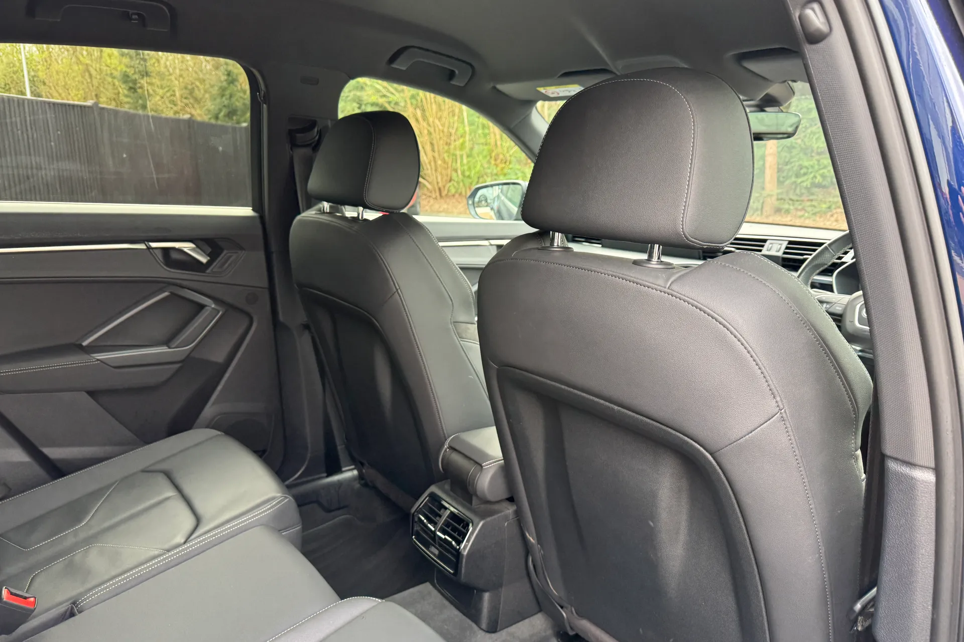 Audi Q3 thumbnail image number 32