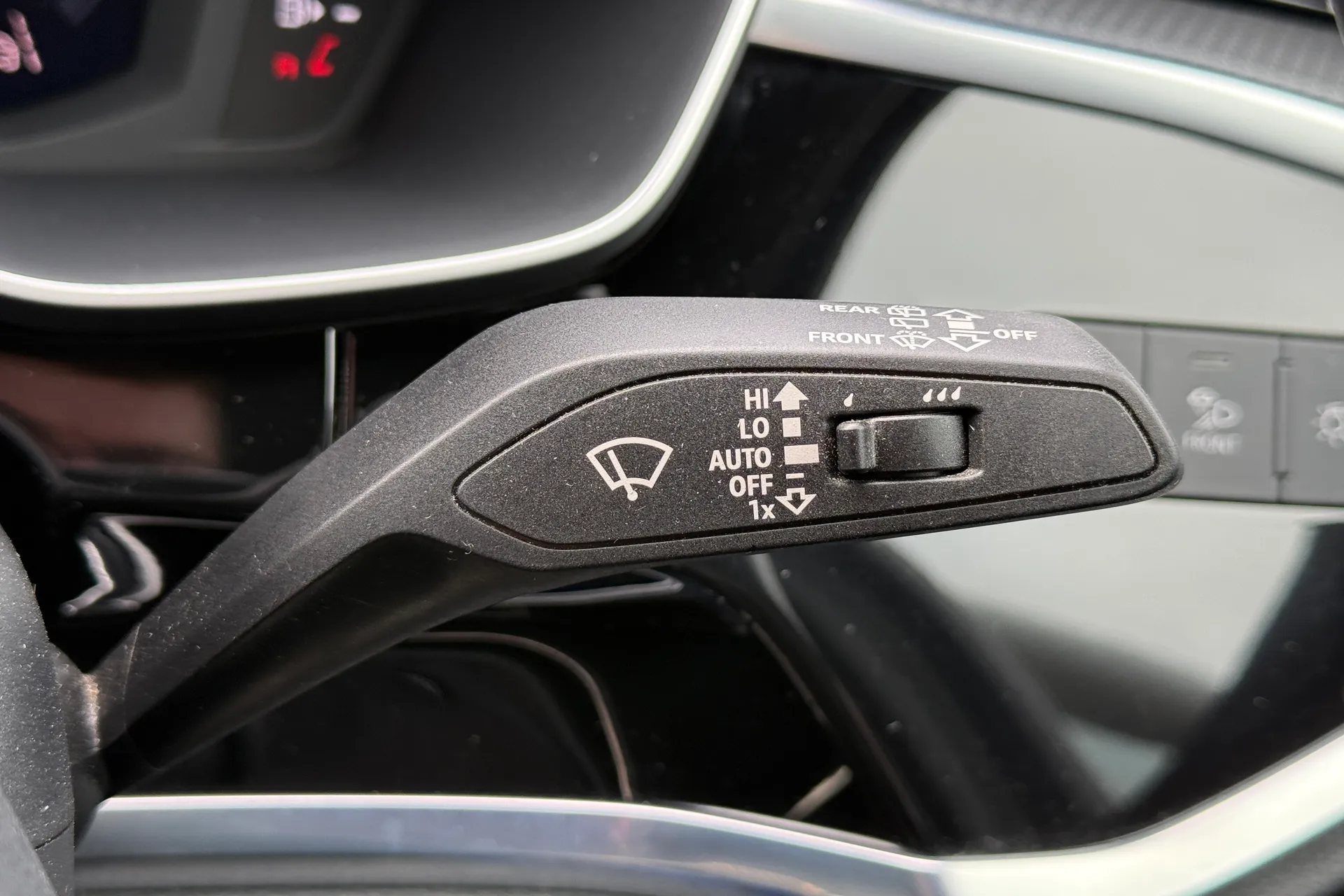 Audi Q3 thumbnail image number 15