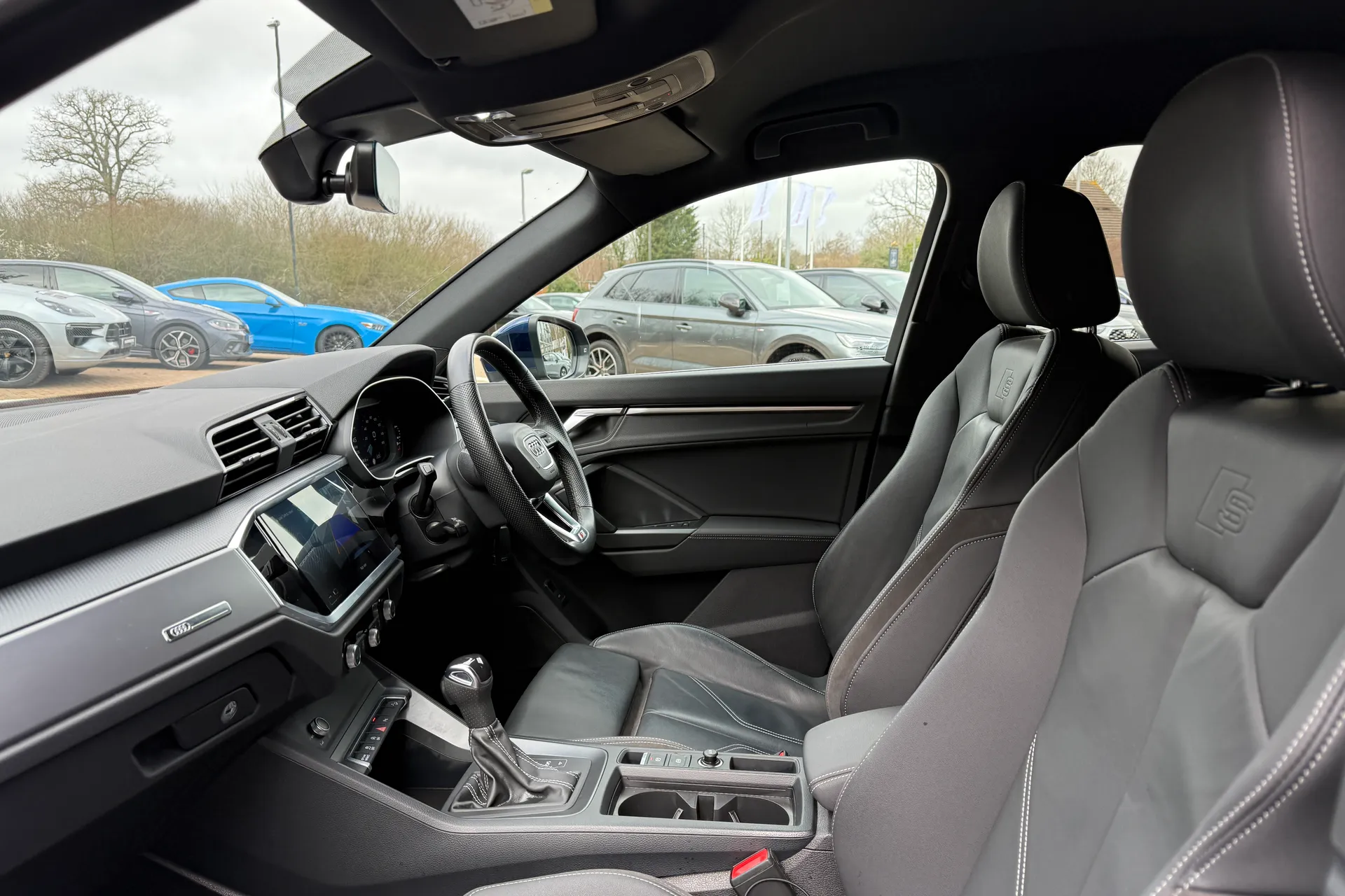 Audi Q3 thumbnail image number 52