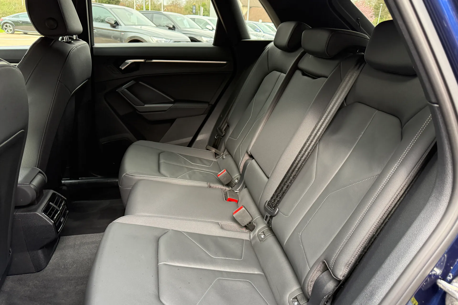 Audi Q3 thumbnail image number 47