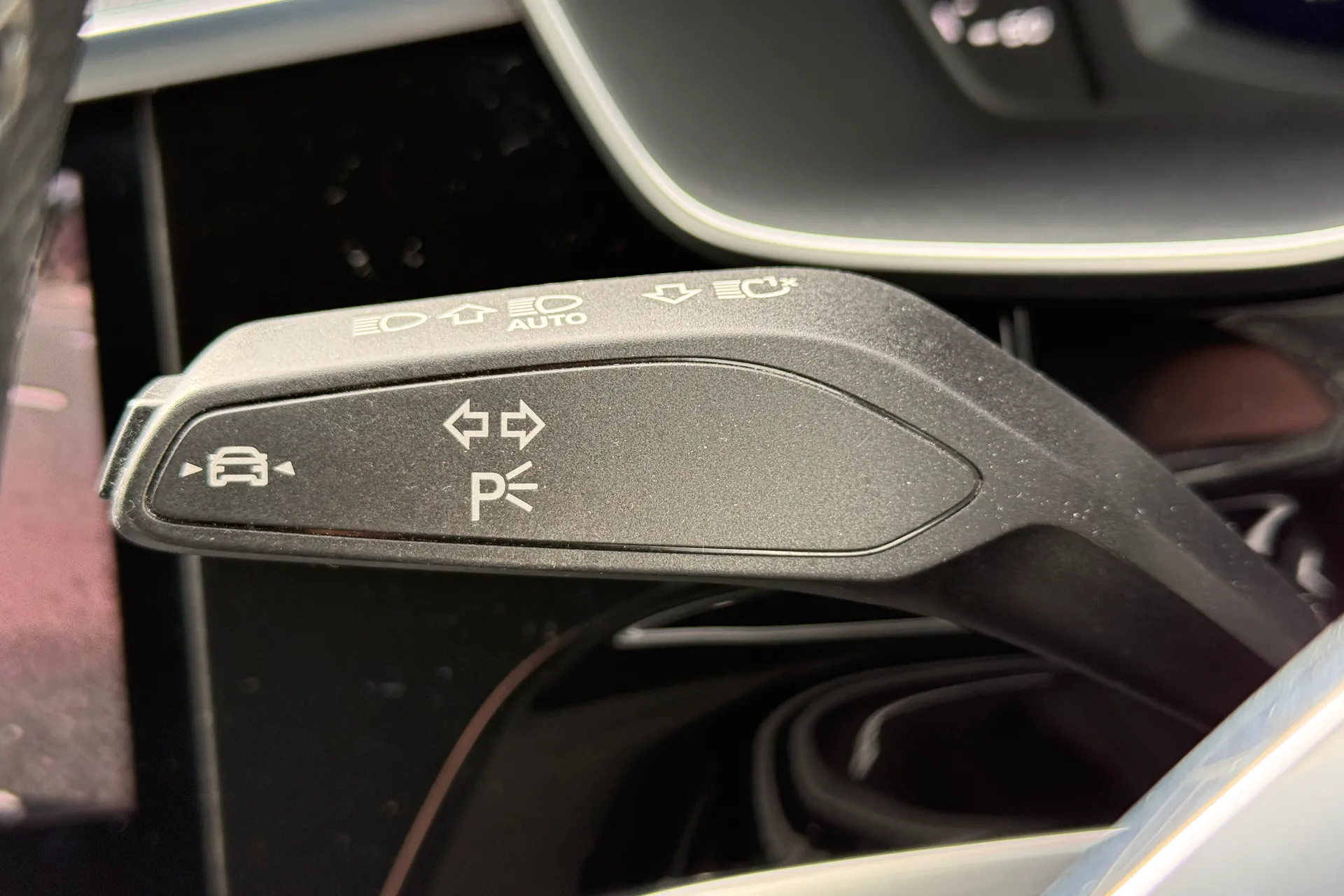 Audi Q3 thumbnail image number 14