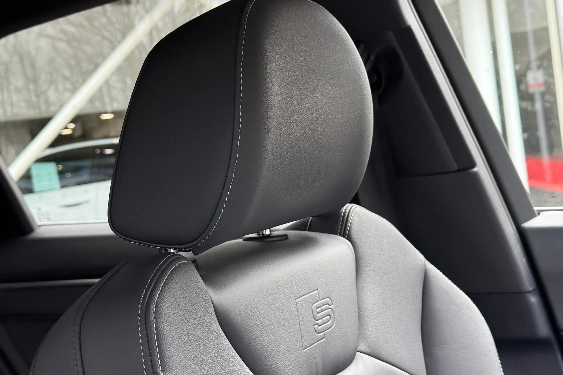 Audi Q3 thumbnail image number 22