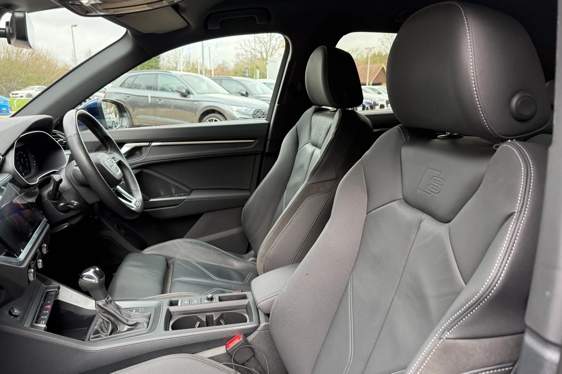 Audi Q3 thumbnail image number 51