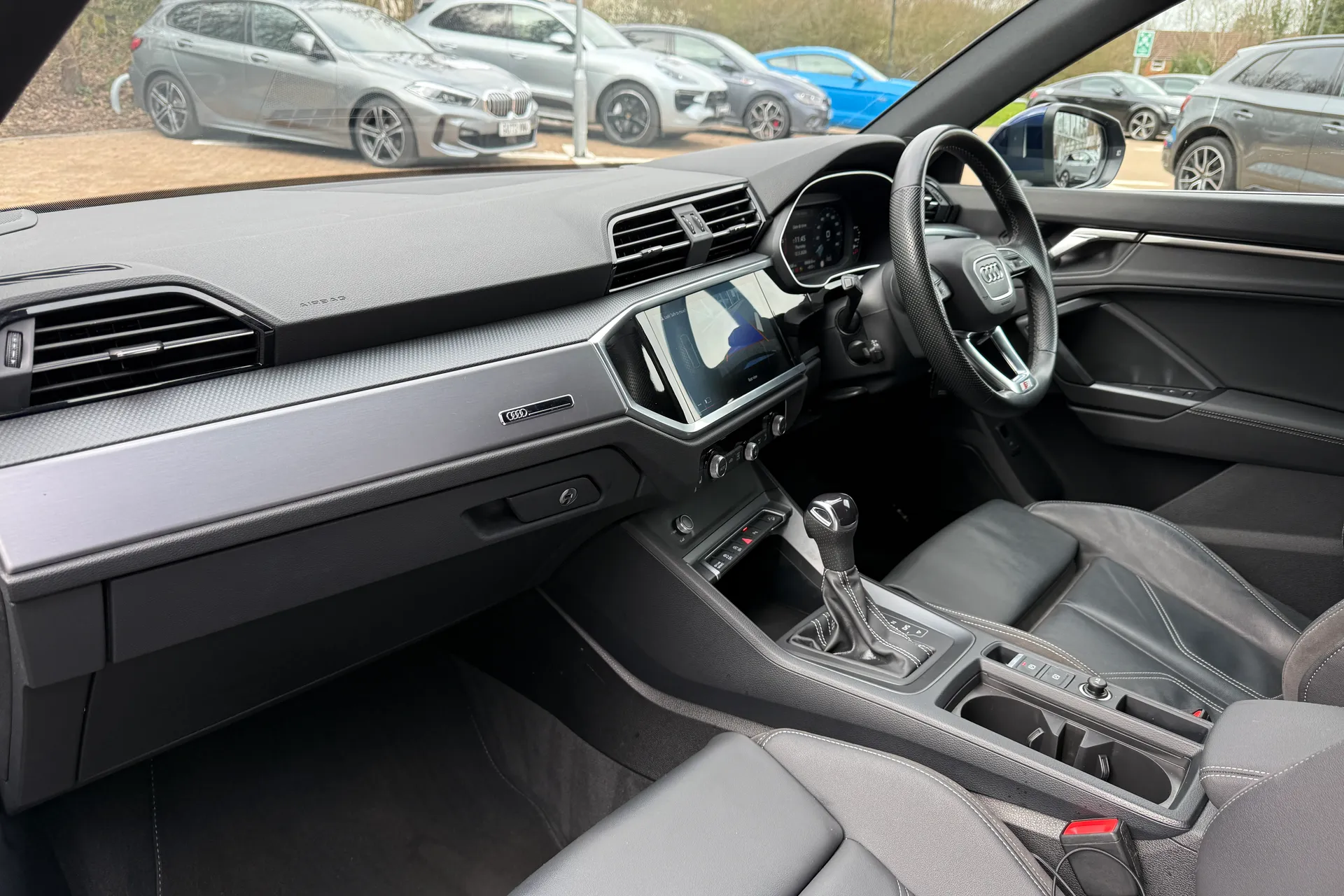 Audi Q3 thumbnail image number 50