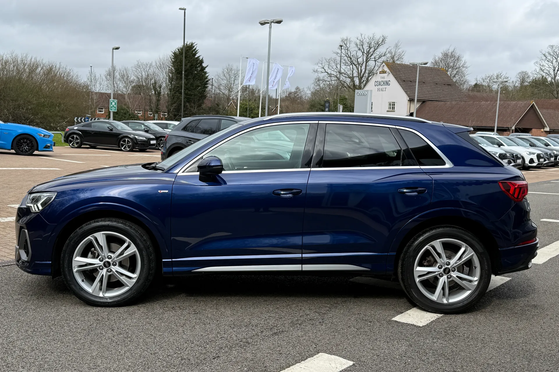 Audi Q3 thumbnail image number 45