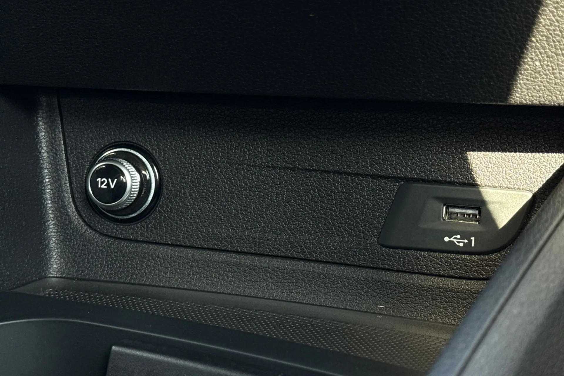 Audi Q2 thumbnail image number 36