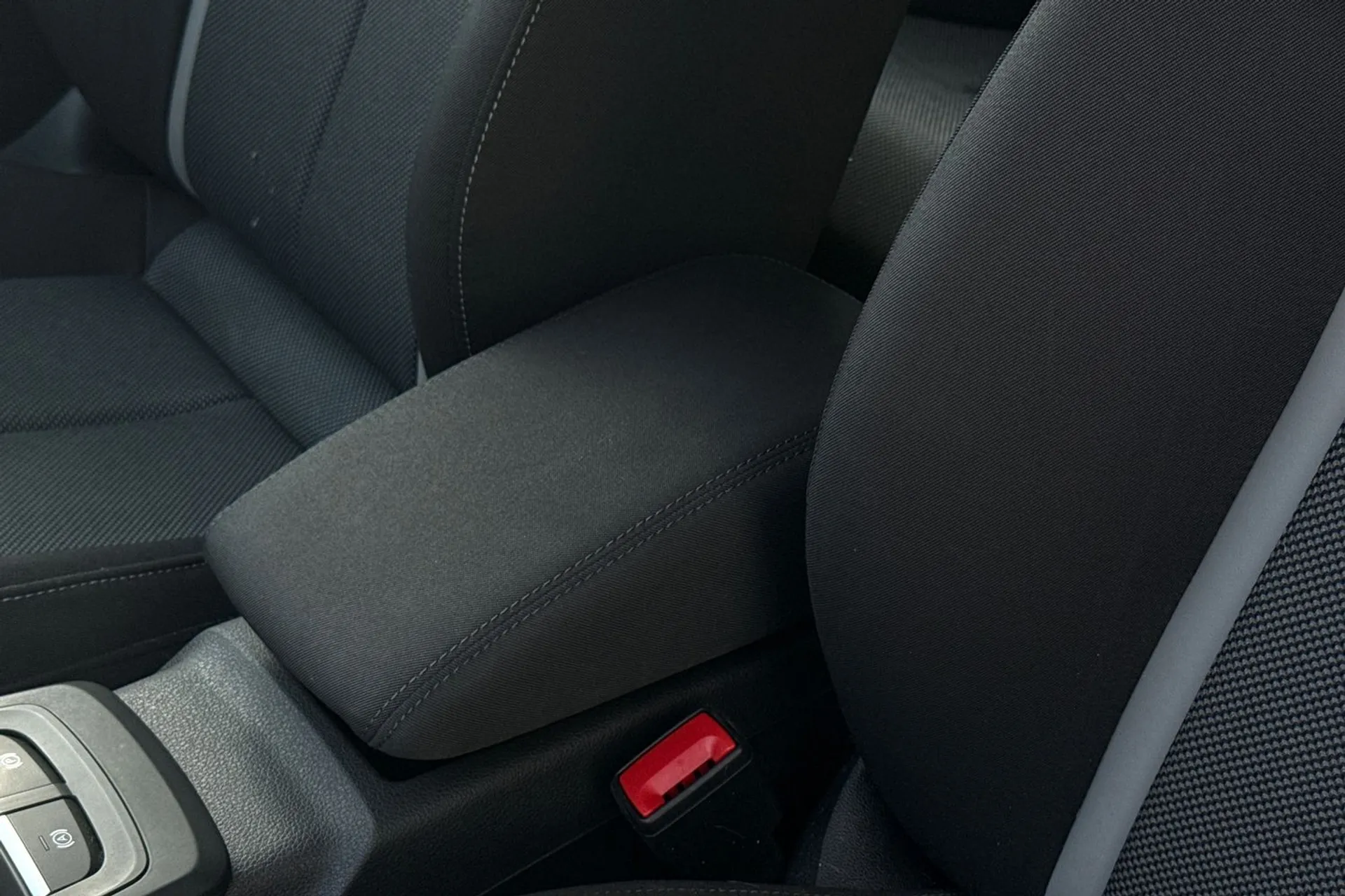 Audi Q2 thumbnail image number 39