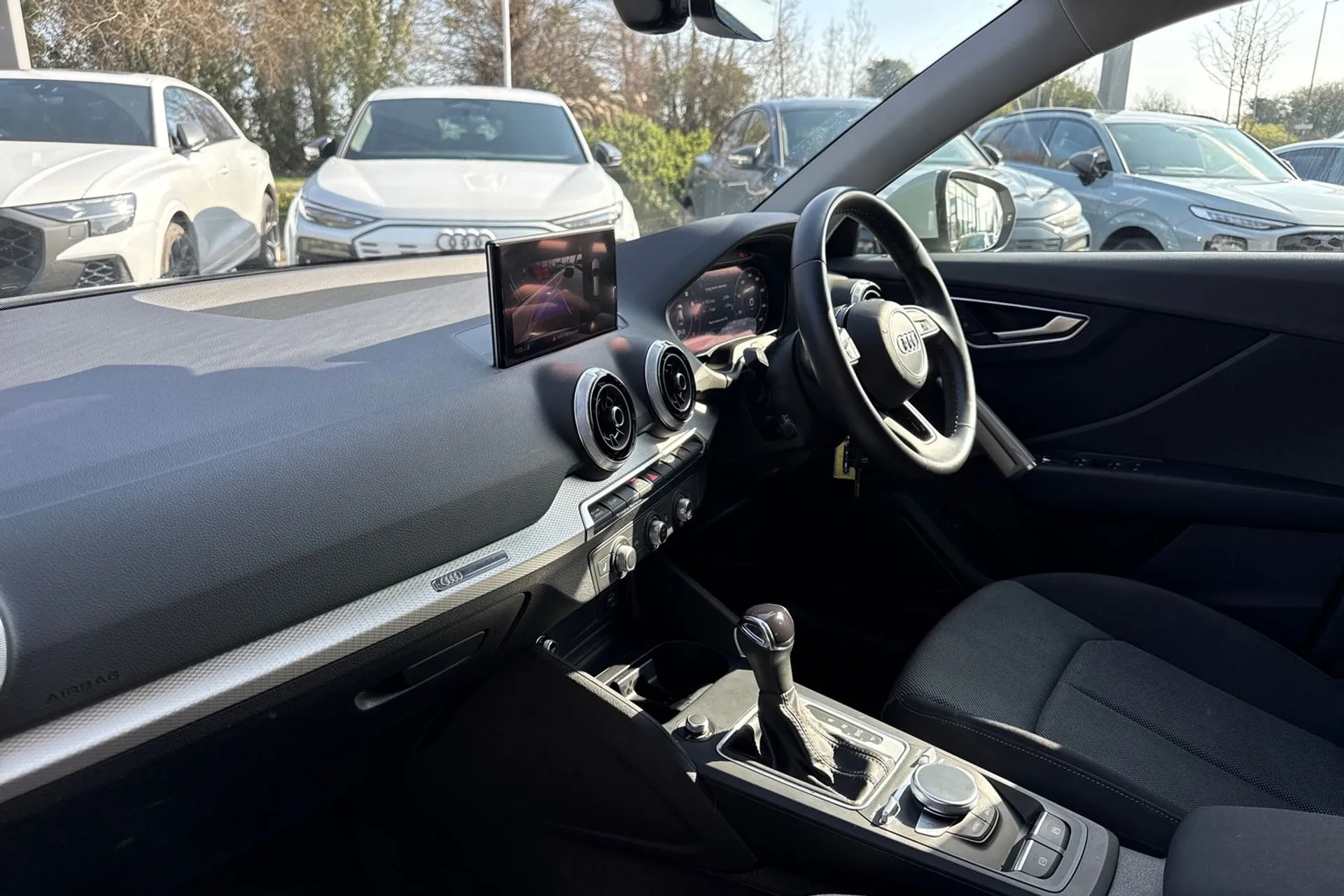 Audi Q2 thumbnail image number 15