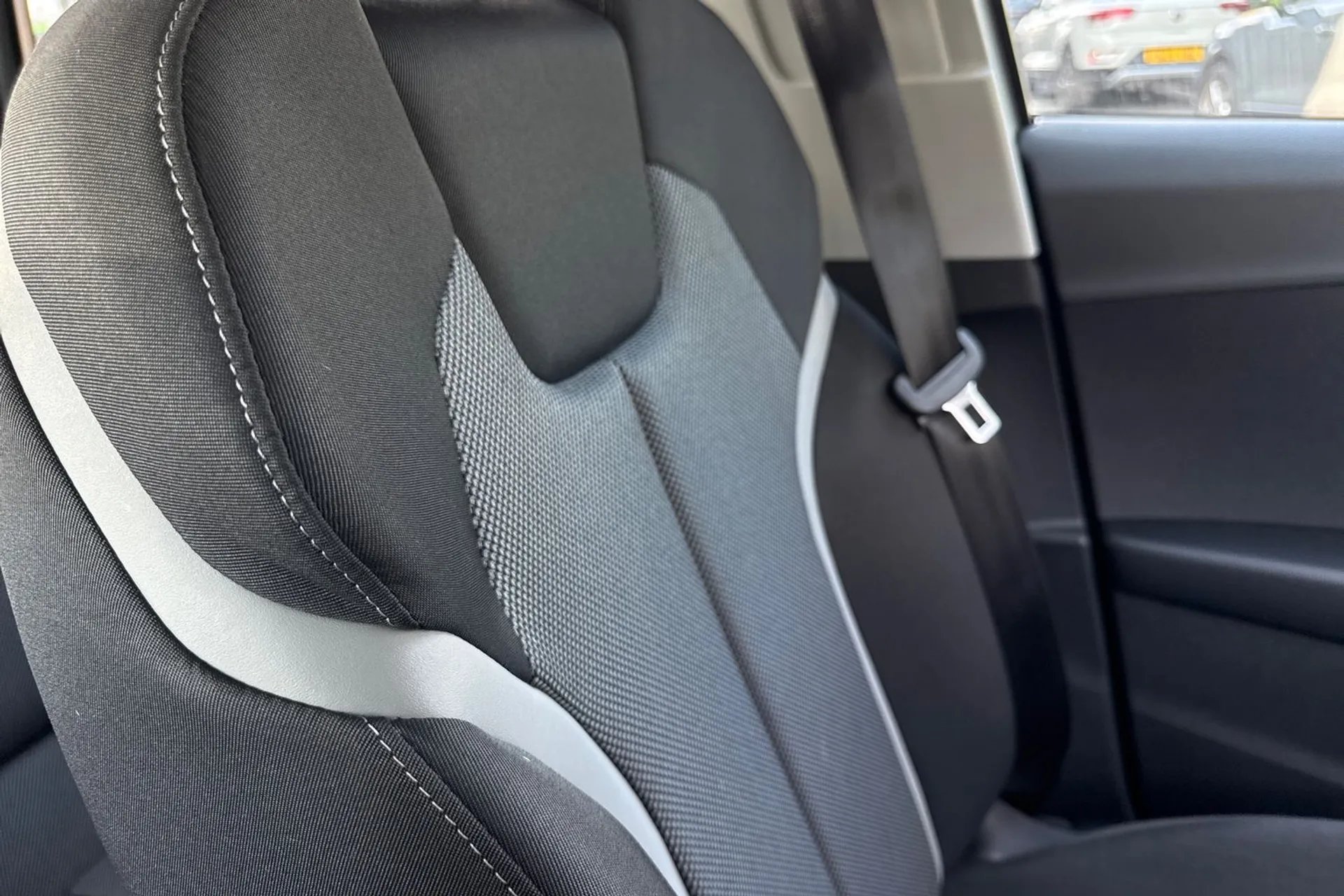 Audi Q2 thumbnail image number 38