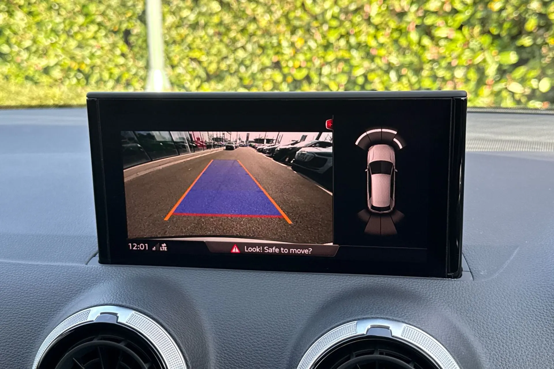 Audi Q2 thumbnail image number 4