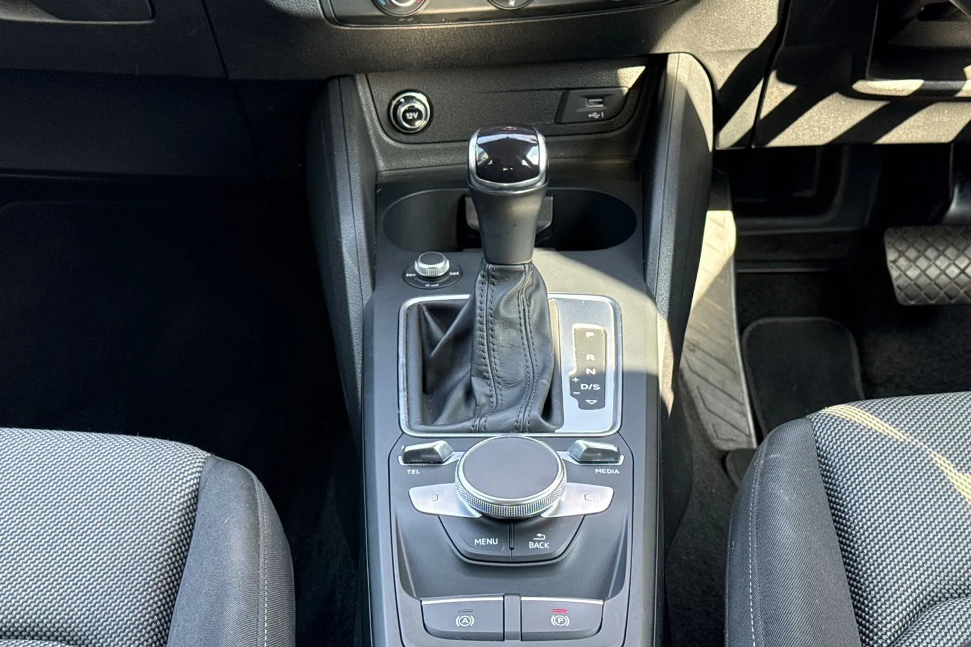 Audi Q2 thumbnail image number 50