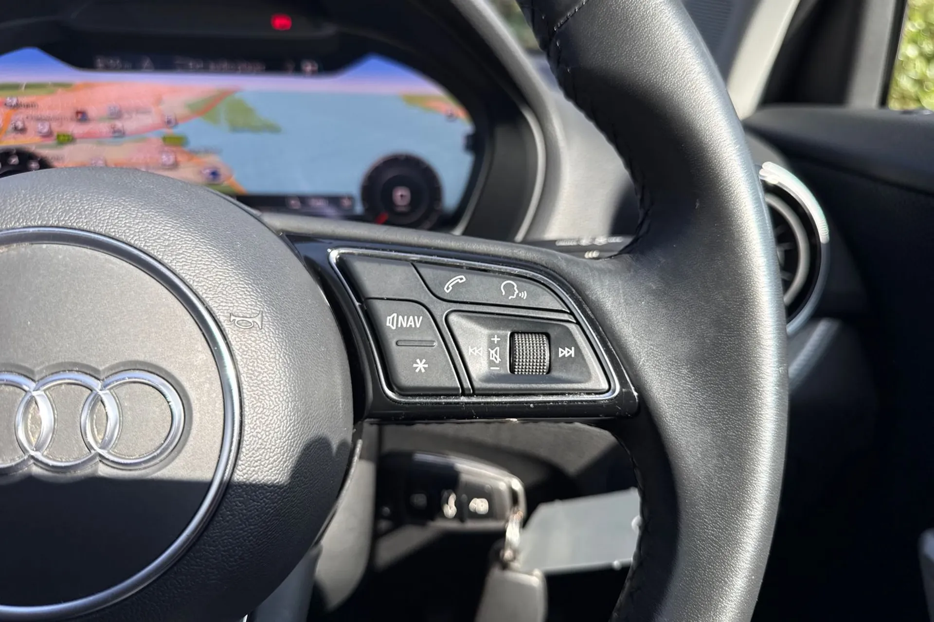 Audi Q2 thumbnail image number 26